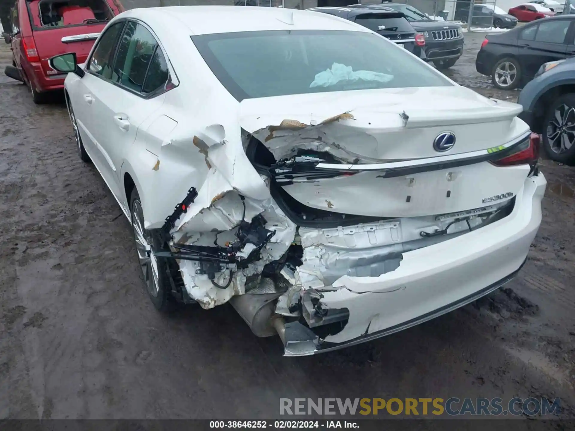 12 Photograph of a damaged car 58AEA1C11NU015866 LEXUS ES 300H 2022