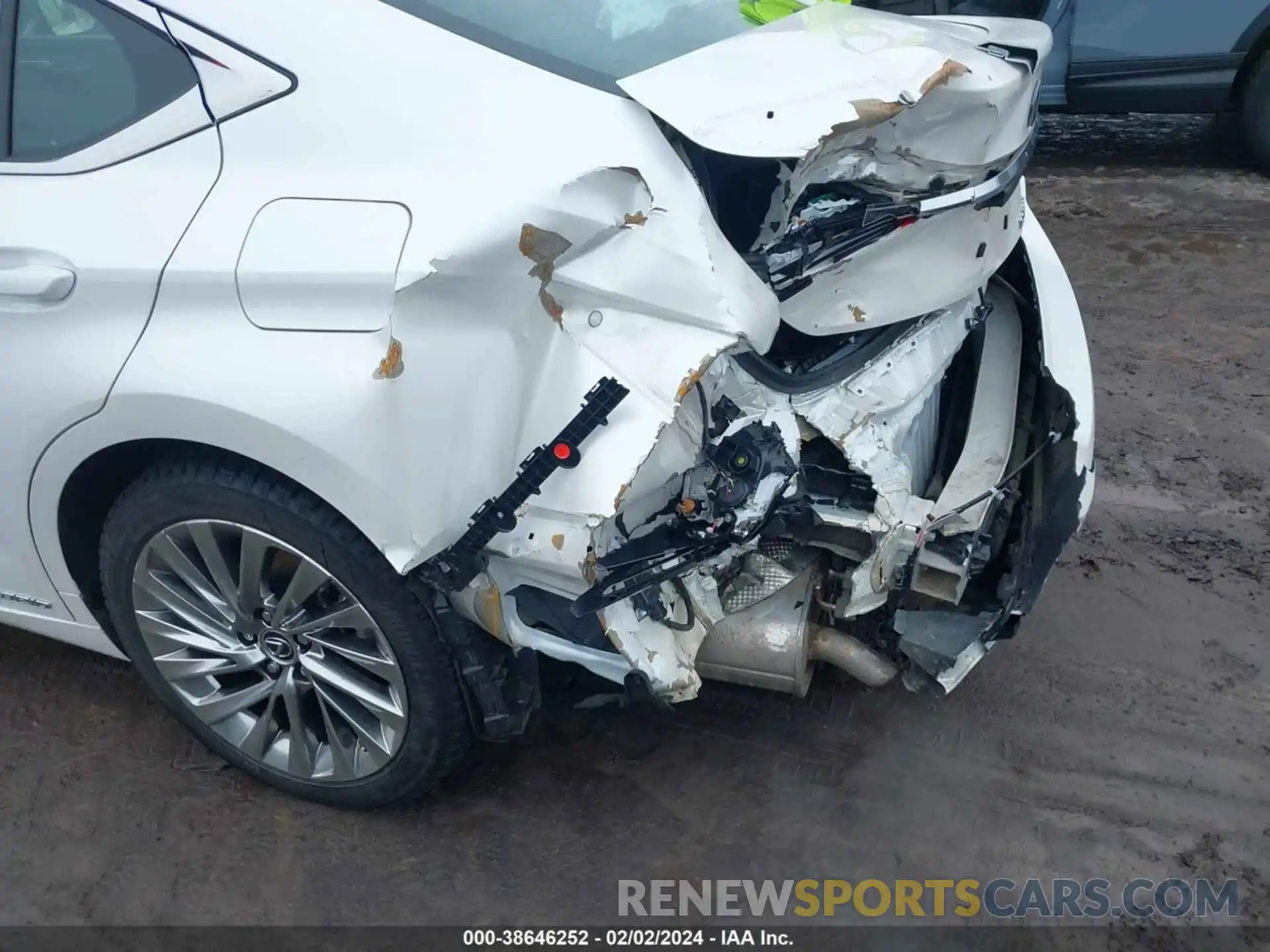 20 Photograph of a damaged car 58AEA1C11NU015866 LEXUS ES 300H 2022