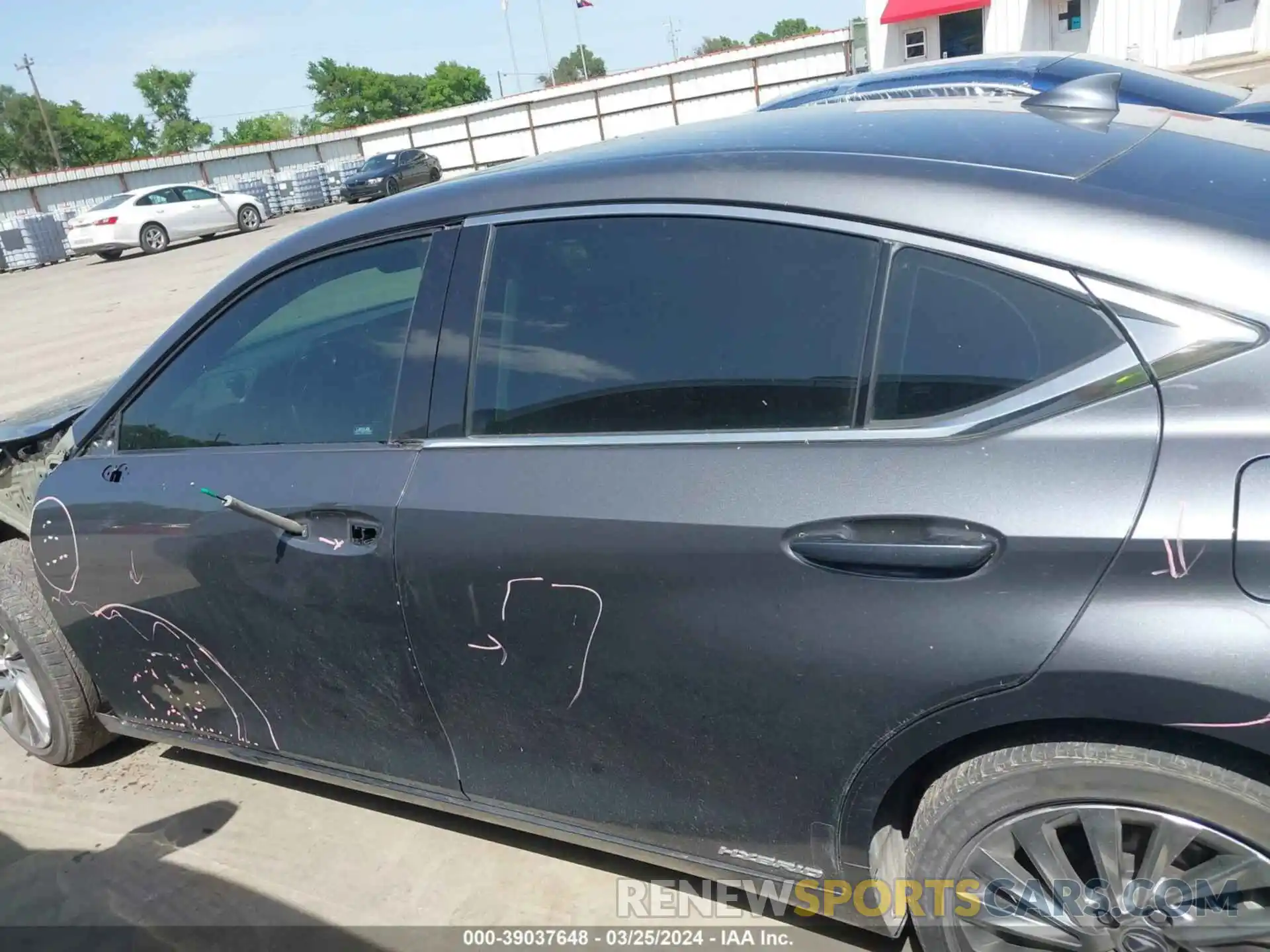 14 Photograph of a damaged car 58AFA1C12NU026136 LEXUS ES 300H 2022