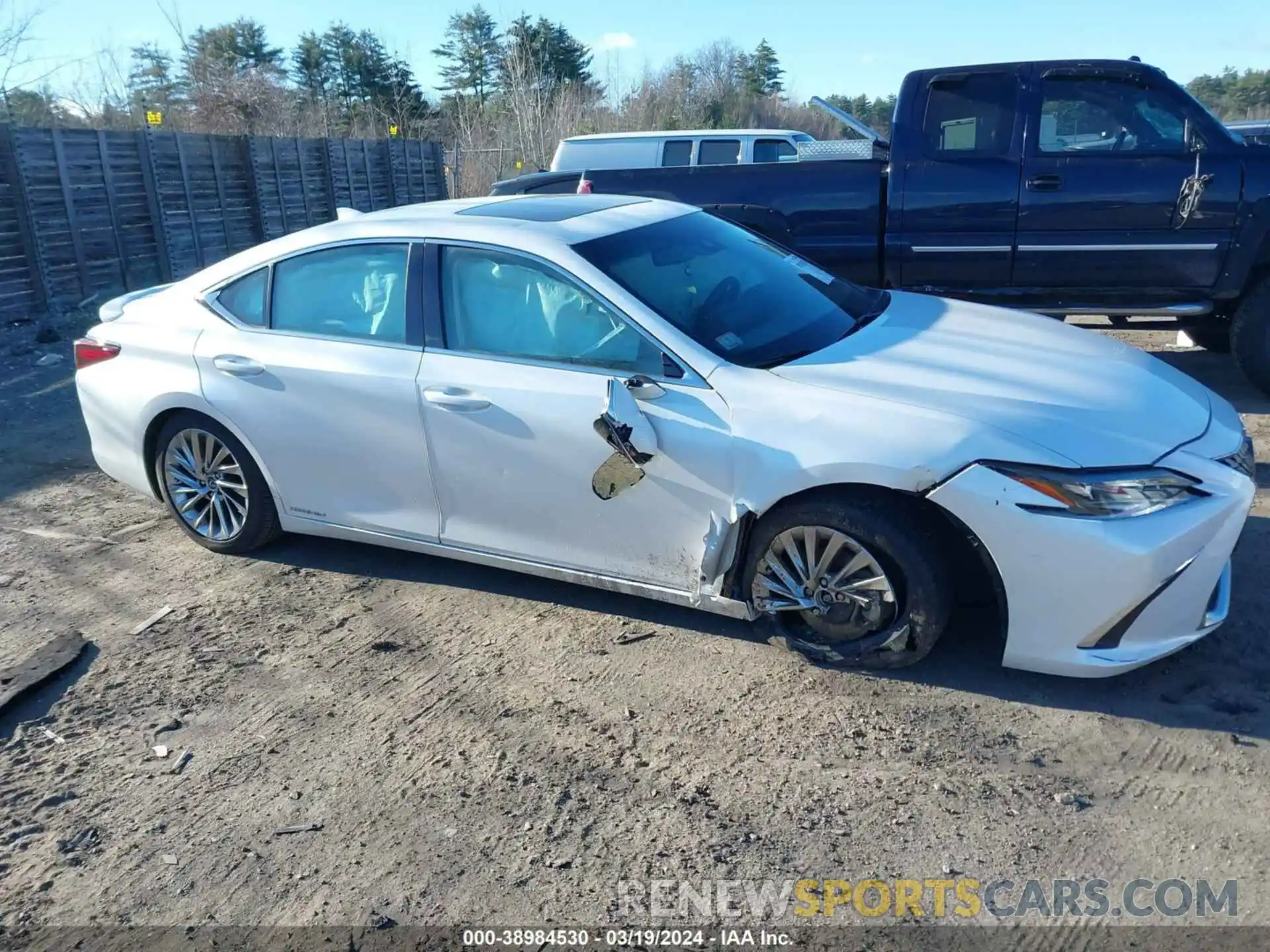 13 Photograph of a damaged car 58AFA1C15NU025014 LEXUS ES 300H 2022