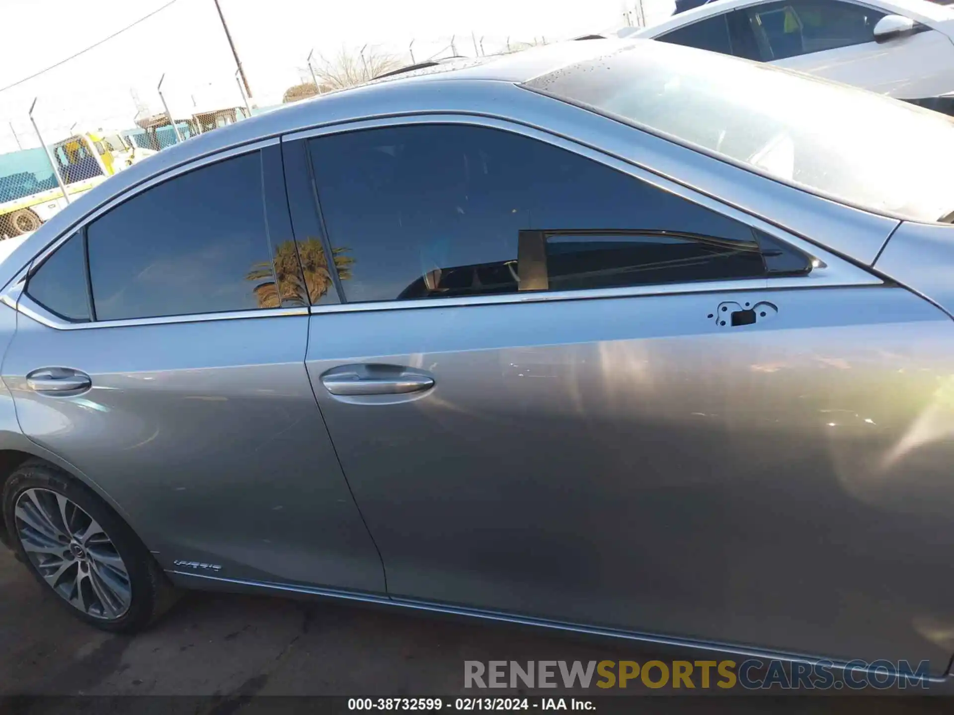 14 Фотография поврежденного автомобиля 58AGA1C16NU024913 LEXUS ES 300H 2022