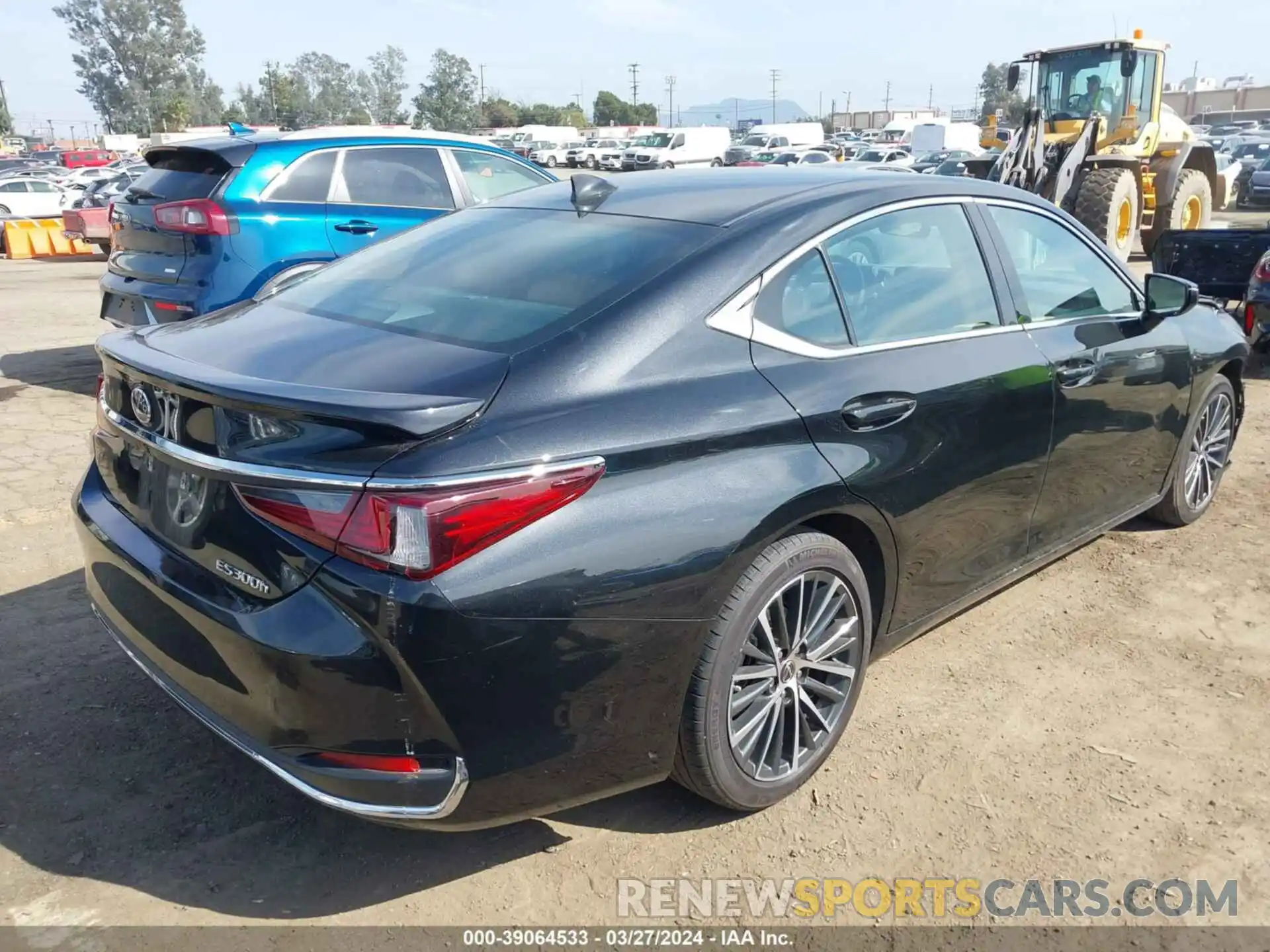 4 Photograph of a damaged car 58ADA1C10PU034522 LEXUS ES 300H 2023