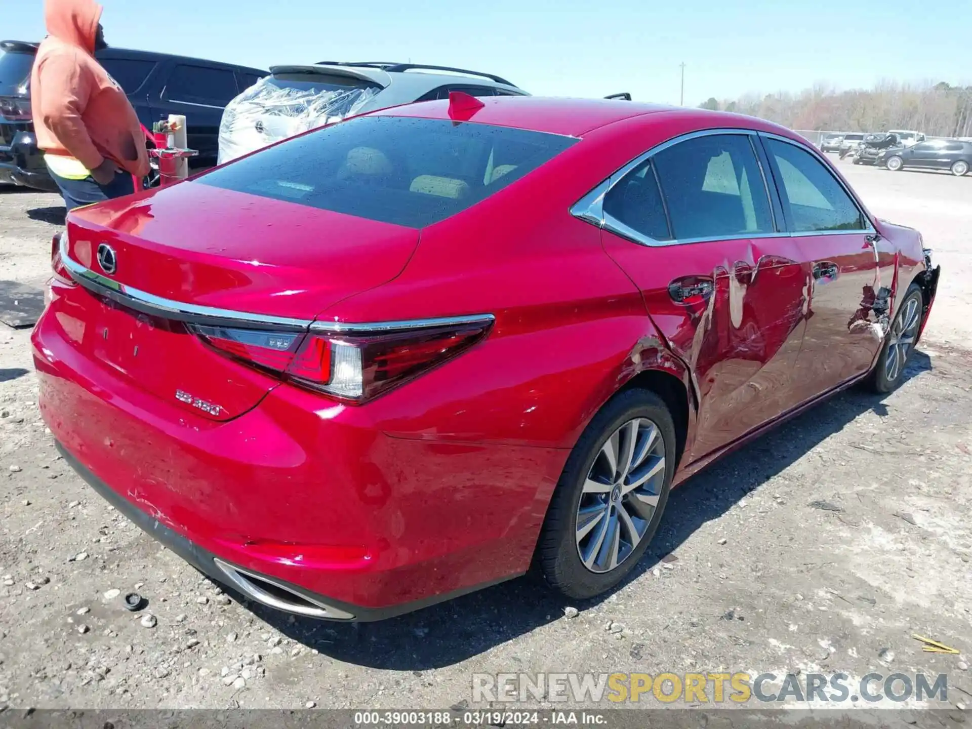 4 Photograph of a damaged car 58ABZ1B10KU049967 LEXUS ES 350 2019