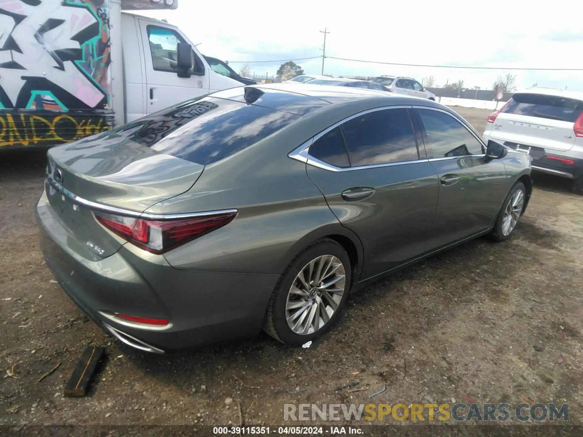 4 Photograph of a damaged car 58ABZ1B11KU050013 LEXUS ES 350 2019