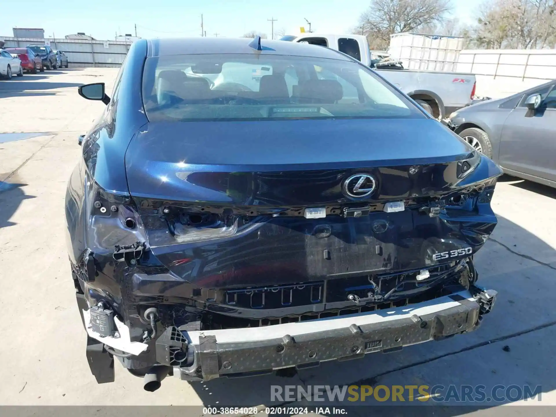 17 Photograph of a damaged car 58ABZ1B12KU023886 LEXUS ES 350 2019