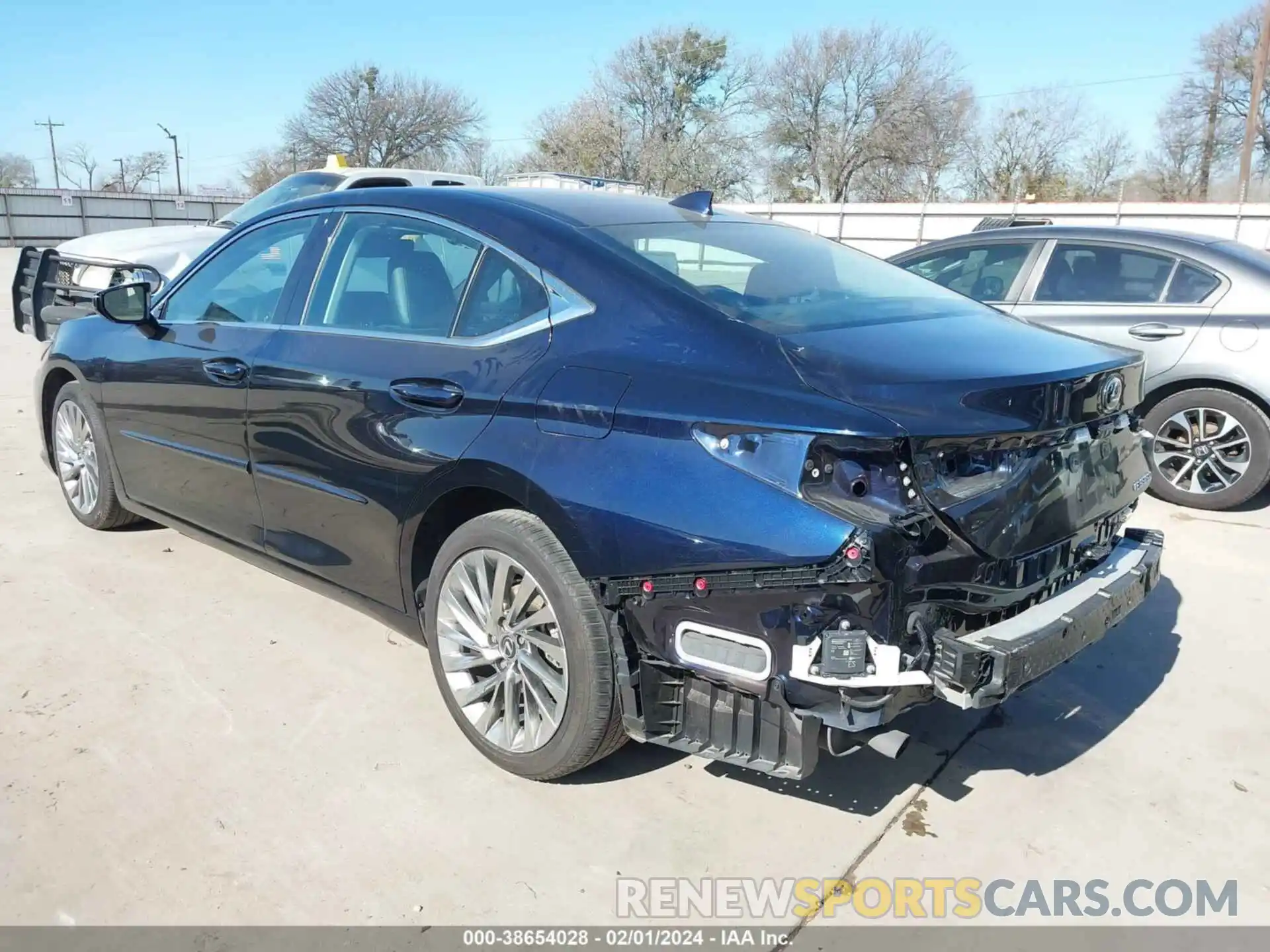 3 Photograph of a damaged car 58ABZ1B12KU023886 LEXUS ES 350 2019