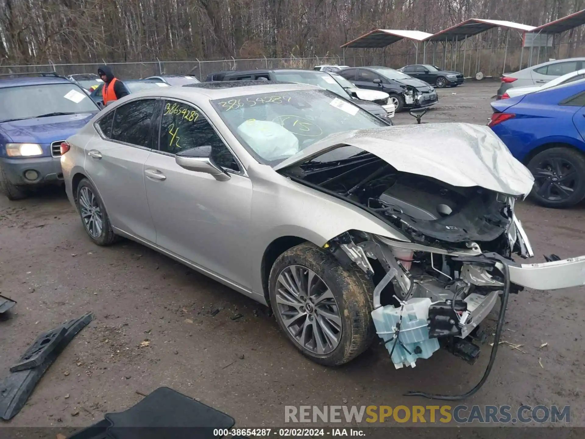 1 Photograph of a damaged car 58ABZ1B14KU020567 LEXUS ES 350 2019