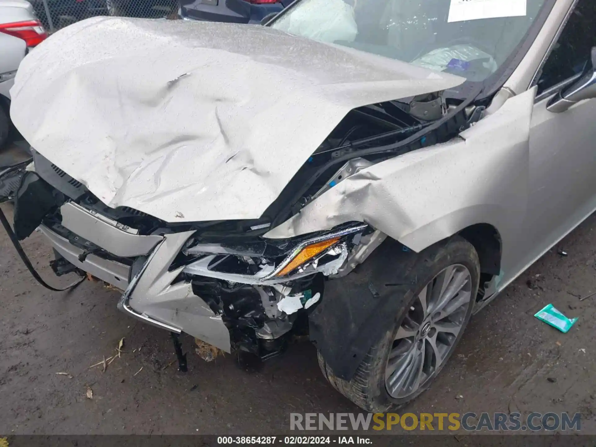 6 Photograph of a damaged car 58ABZ1B14KU020567 LEXUS ES 350 2019