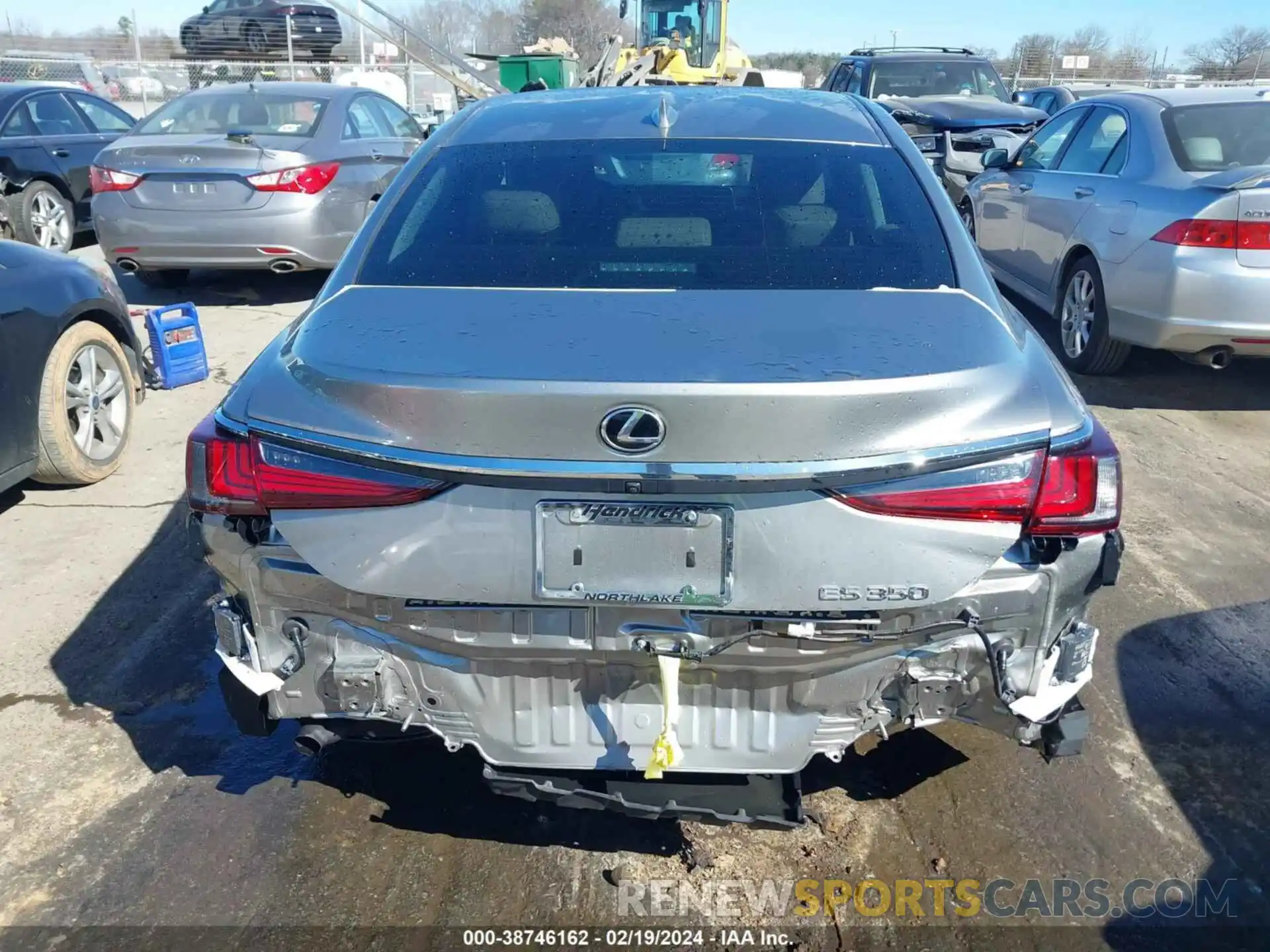 16 Photograph of a damaged car 58ABZ1B15KU042190 LEXUS ES 350 2019