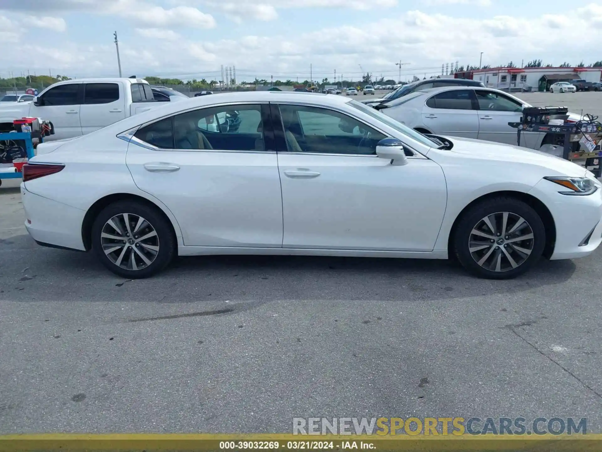 12 Photograph of a damaged car 58ABZ1B15KU044408 LEXUS ES 350 2019