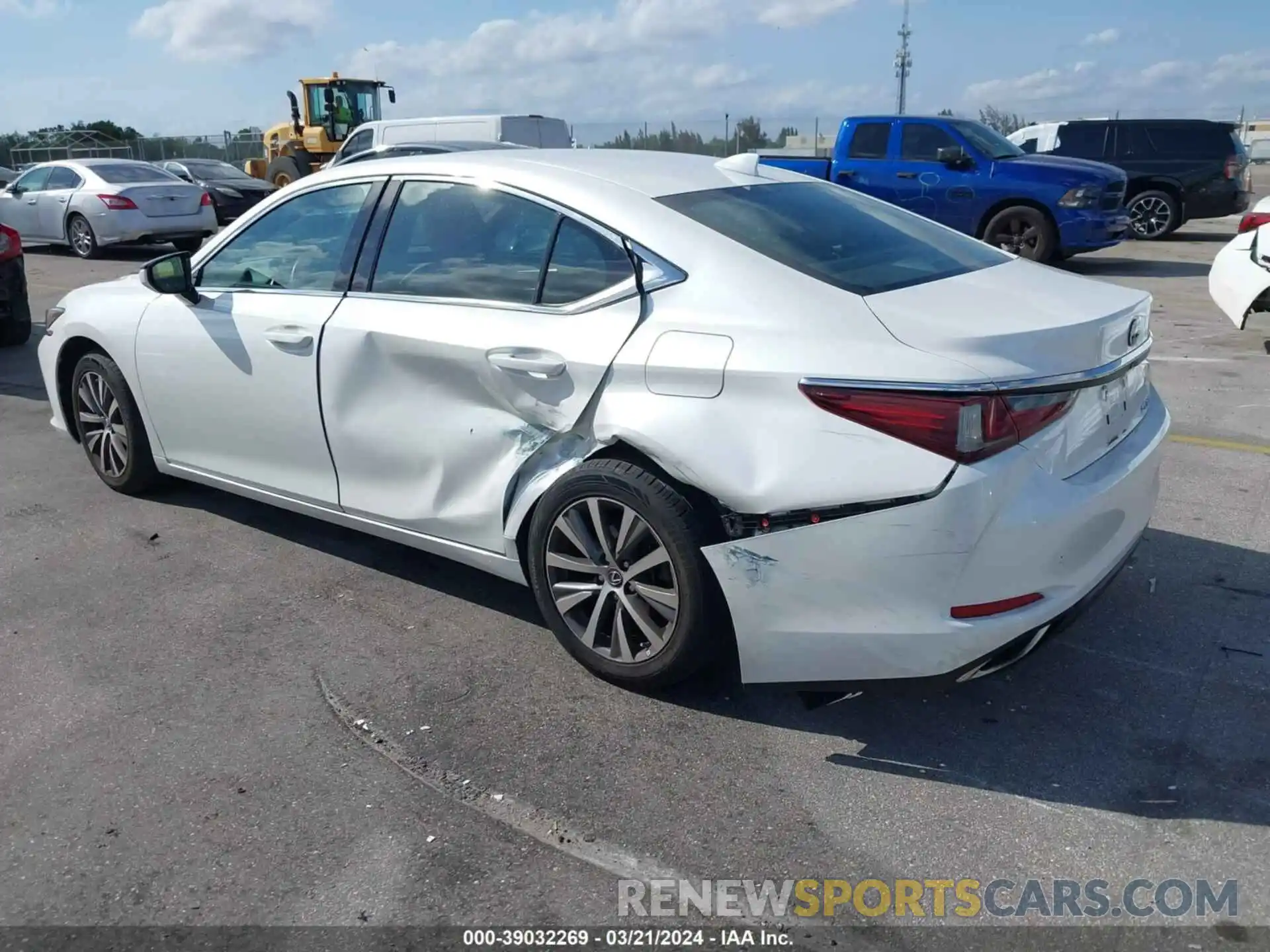 3 Photograph of a damaged car 58ABZ1B15KU044408 LEXUS ES 350 2019