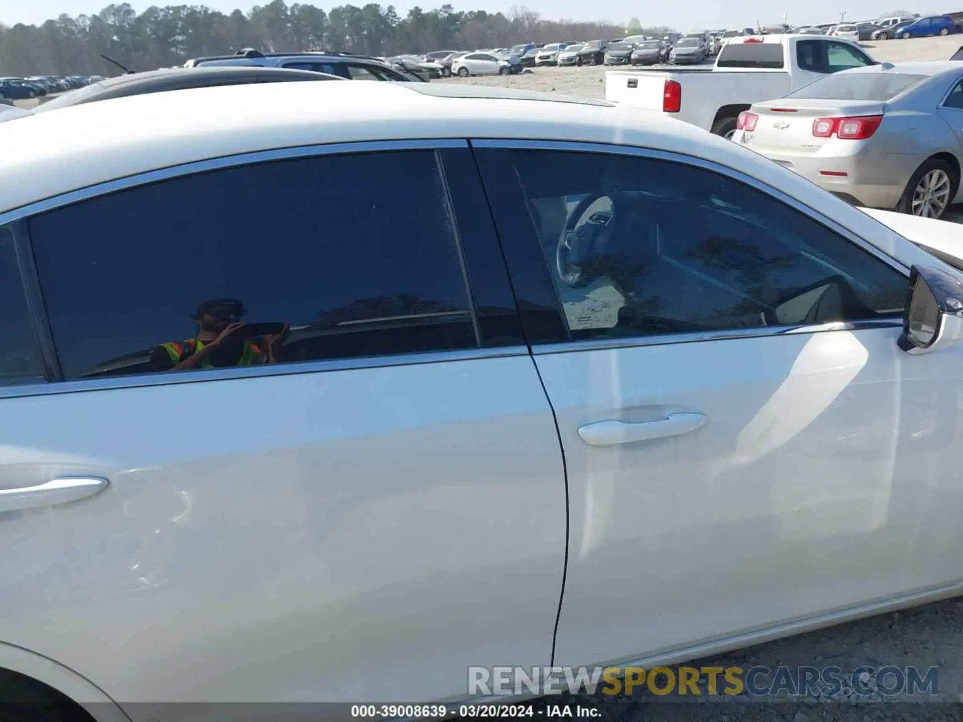 13 Photograph of a damaged car 58ABZ1B17KU032437 LEXUS ES 350 2019