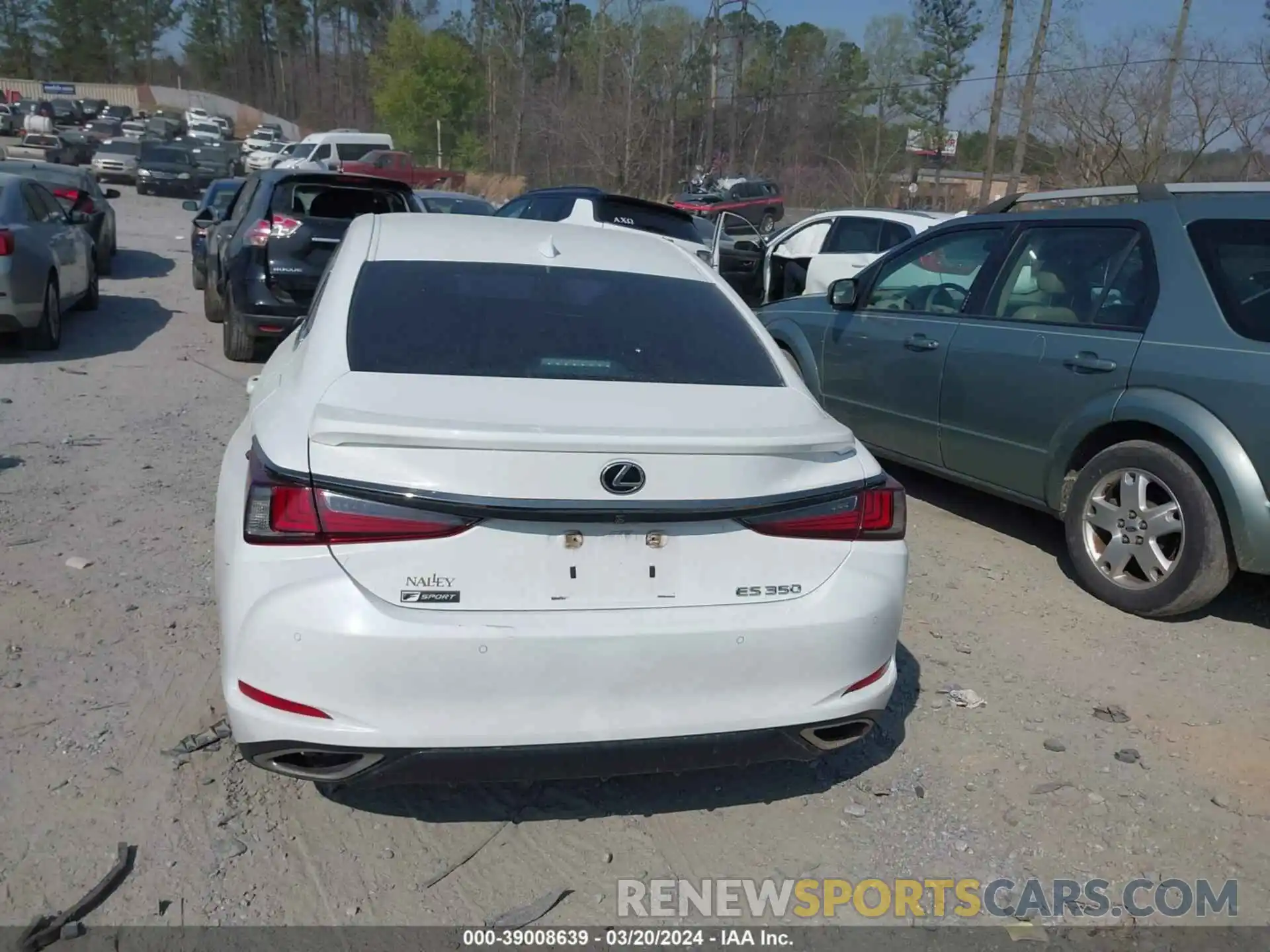 16 Photograph of a damaged car 58ABZ1B17KU032437 LEXUS ES 350 2019