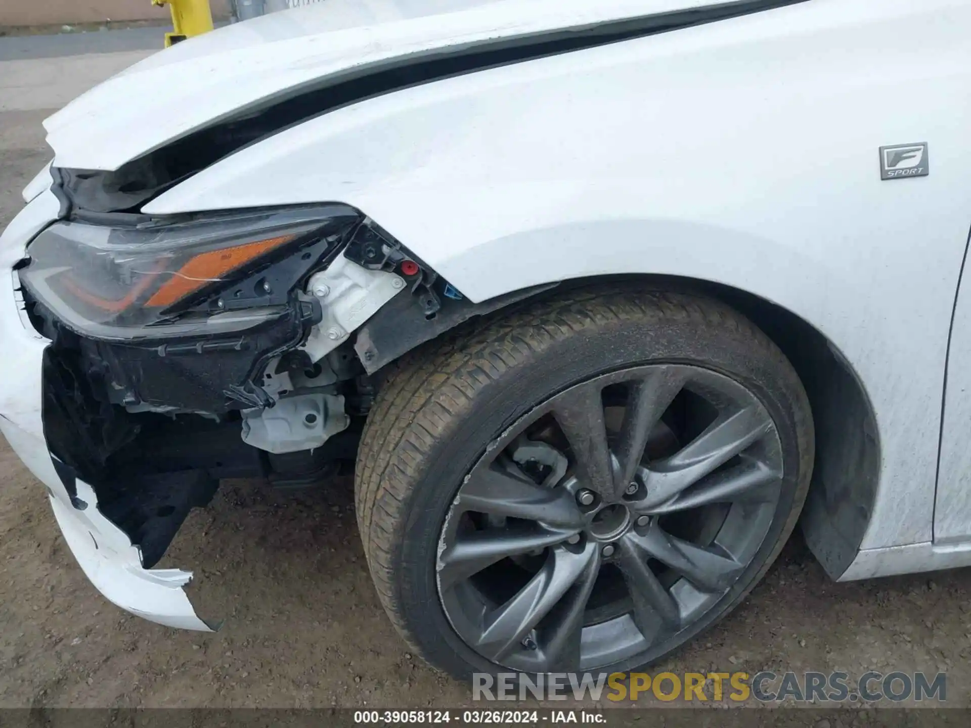 18 Photograph of a damaged car 58ABZ1B18KU004789 LEXUS ES 350 2019