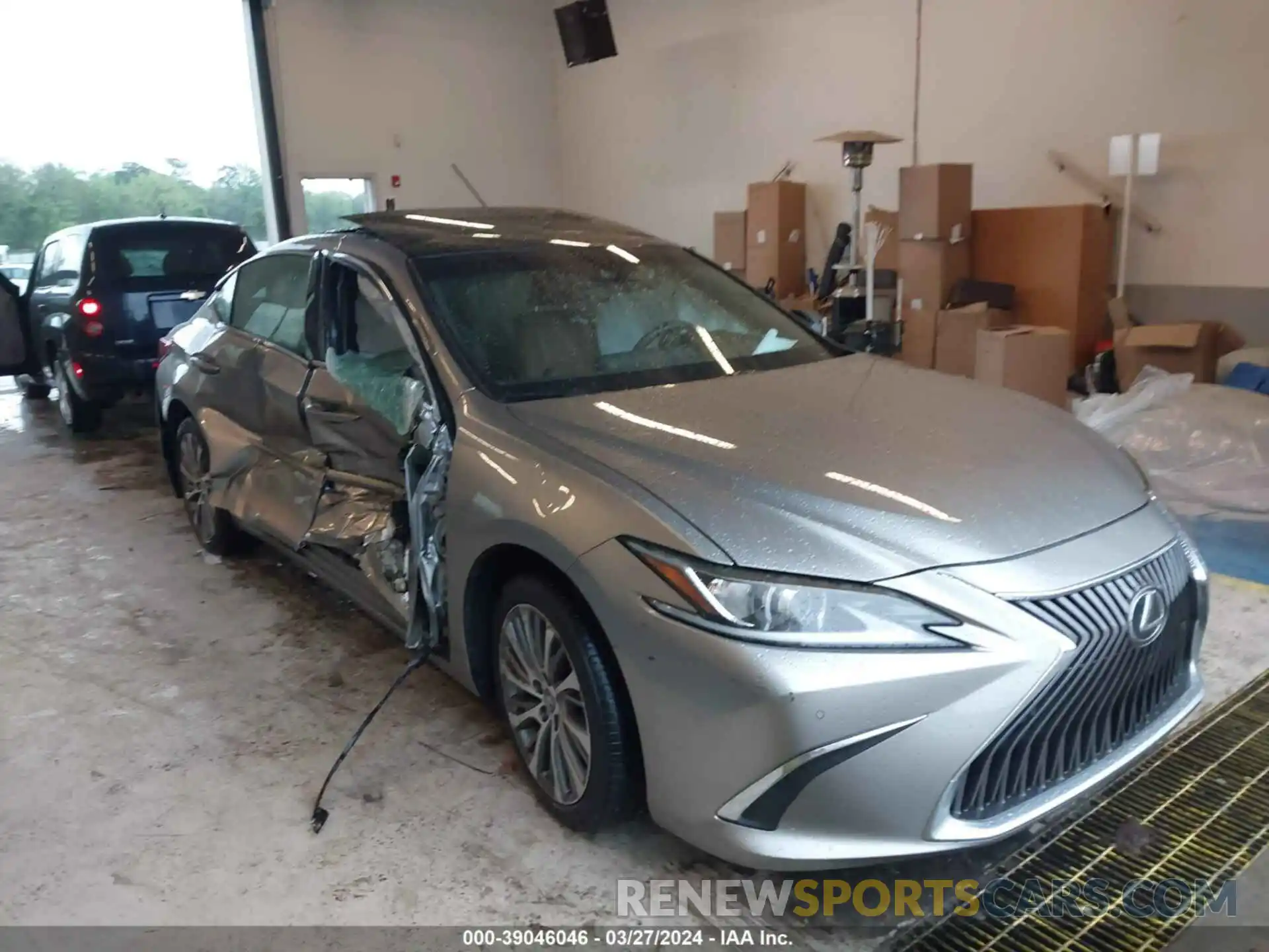 1 Photograph of a damaged car 58ABZ1B19KU032553 LEXUS ES 350 2019