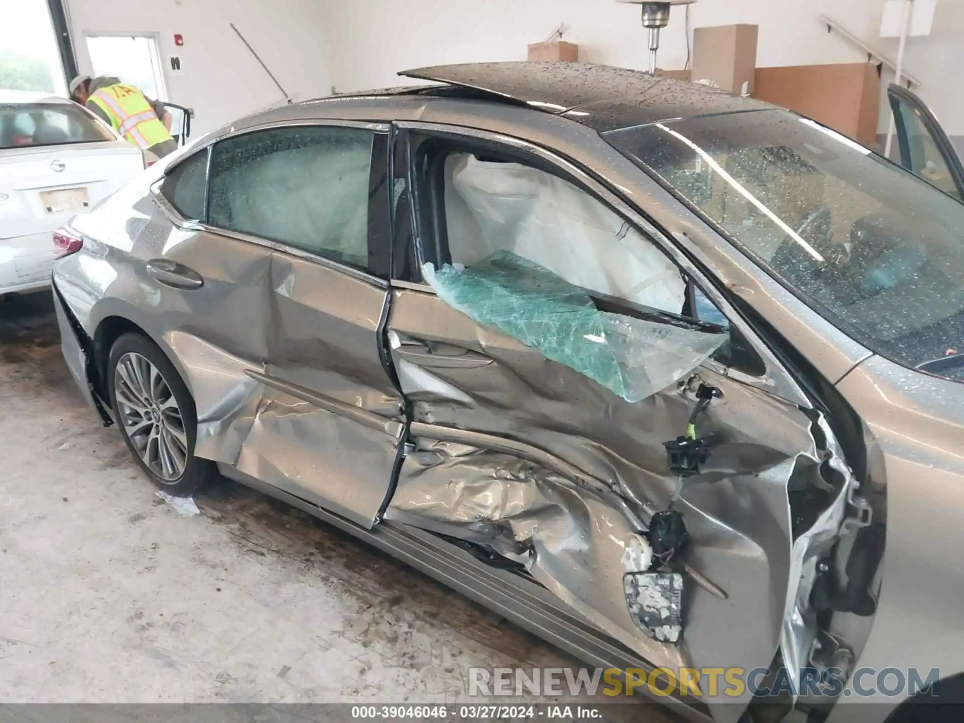 6 Photograph of a damaged car 58ABZ1B19KU032553 LEXUS ES 350 2019