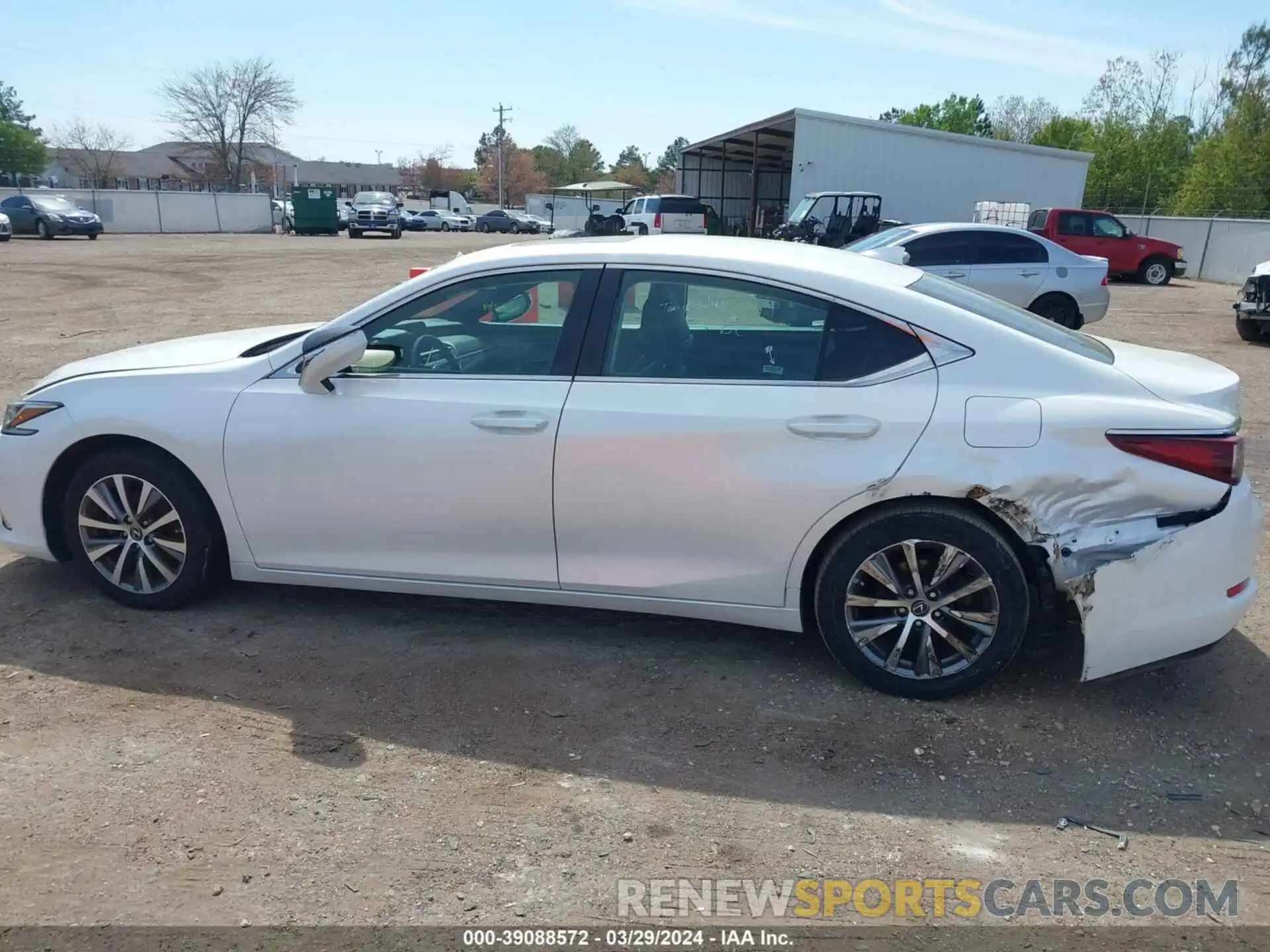 14 Photograph of a damaged car 58ACZ1B10LU063678 LEXUS ES 350 2020