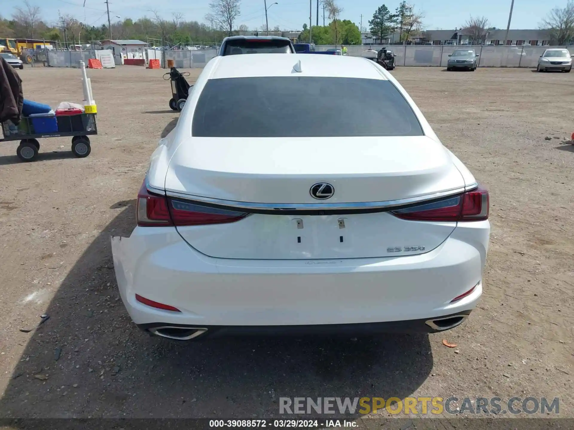 16 Photograph of a damaged car 58ACZ1B10LU063678 LEXUS ES 350 2020