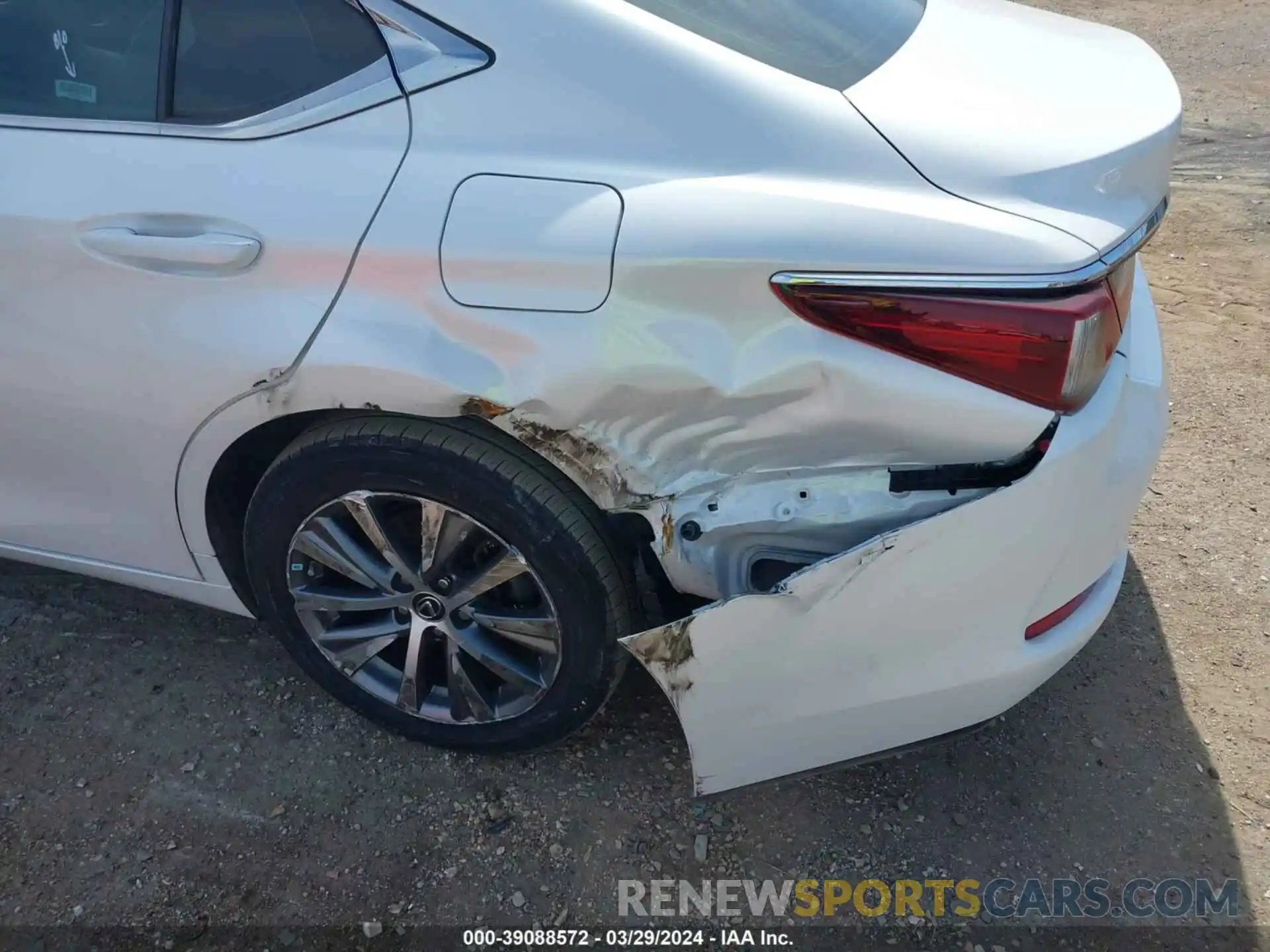 6 Photograph of a damaged car 58ACZ1B10LU063678 LEXUS ES 350 2020