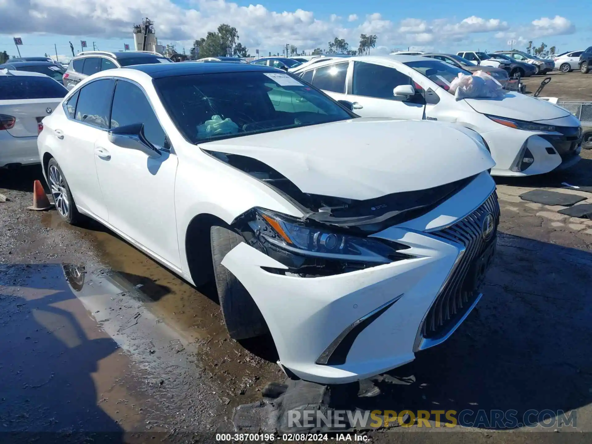 1 Photograph of a damaged car 58ADZ1B19LU066289 LEXUS ES 350 2020