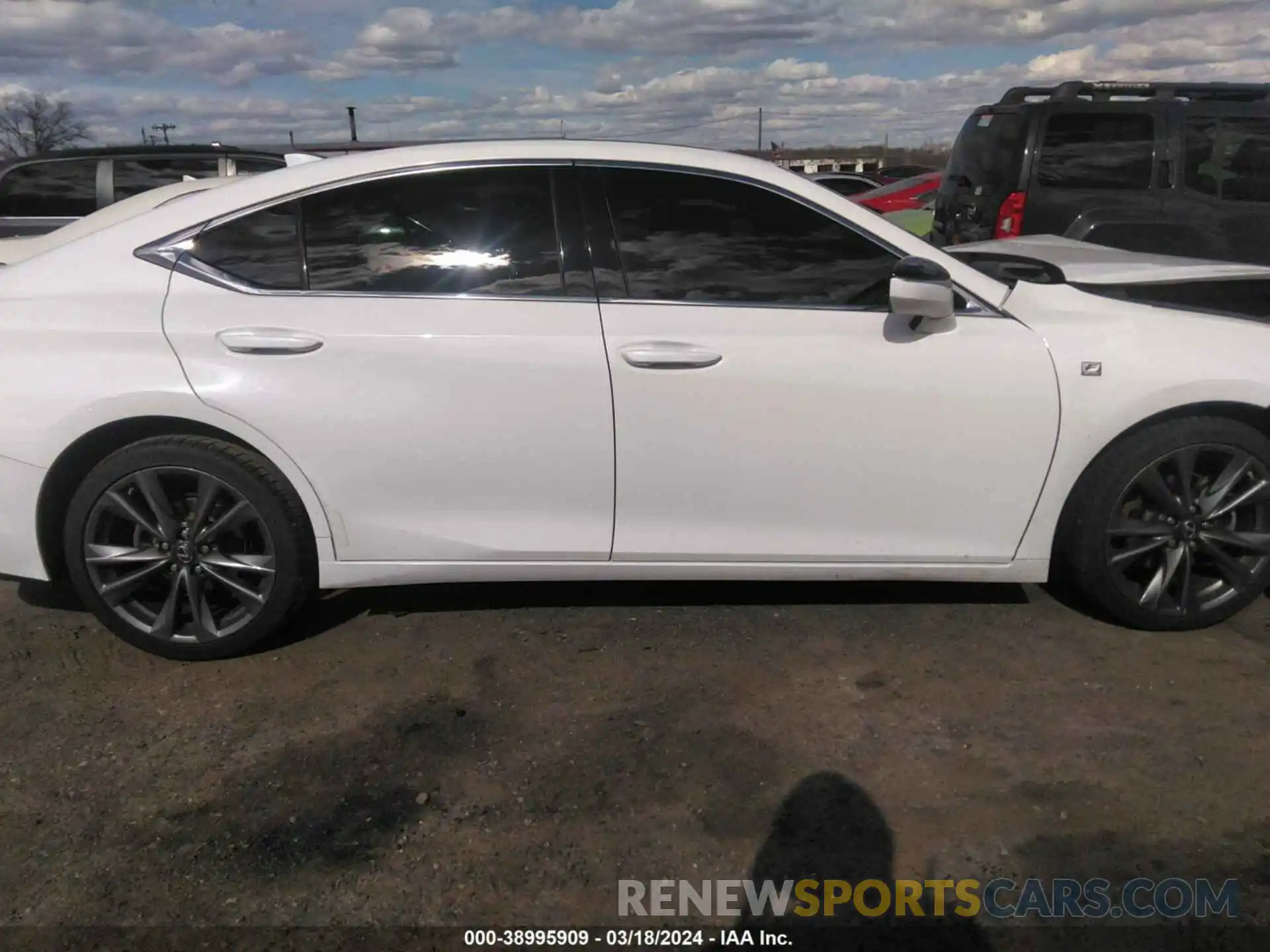 13 Photograph of a damaged car 58AGZ1B19LU054561 LEXUS ES 350 2020