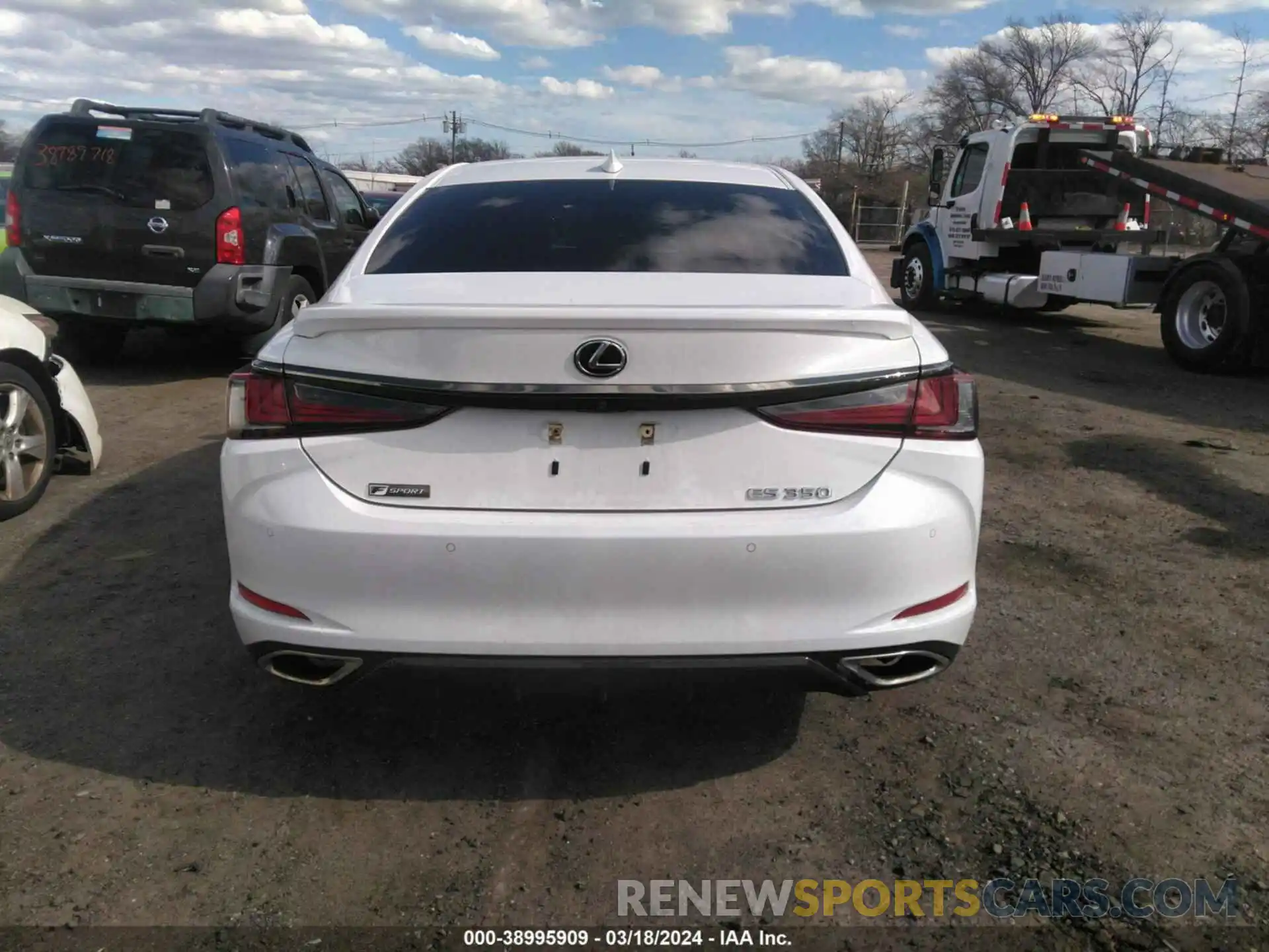 16 Photograph of a damaged car 58AGZ1B19LU054561 LEXUS ES 350 2020