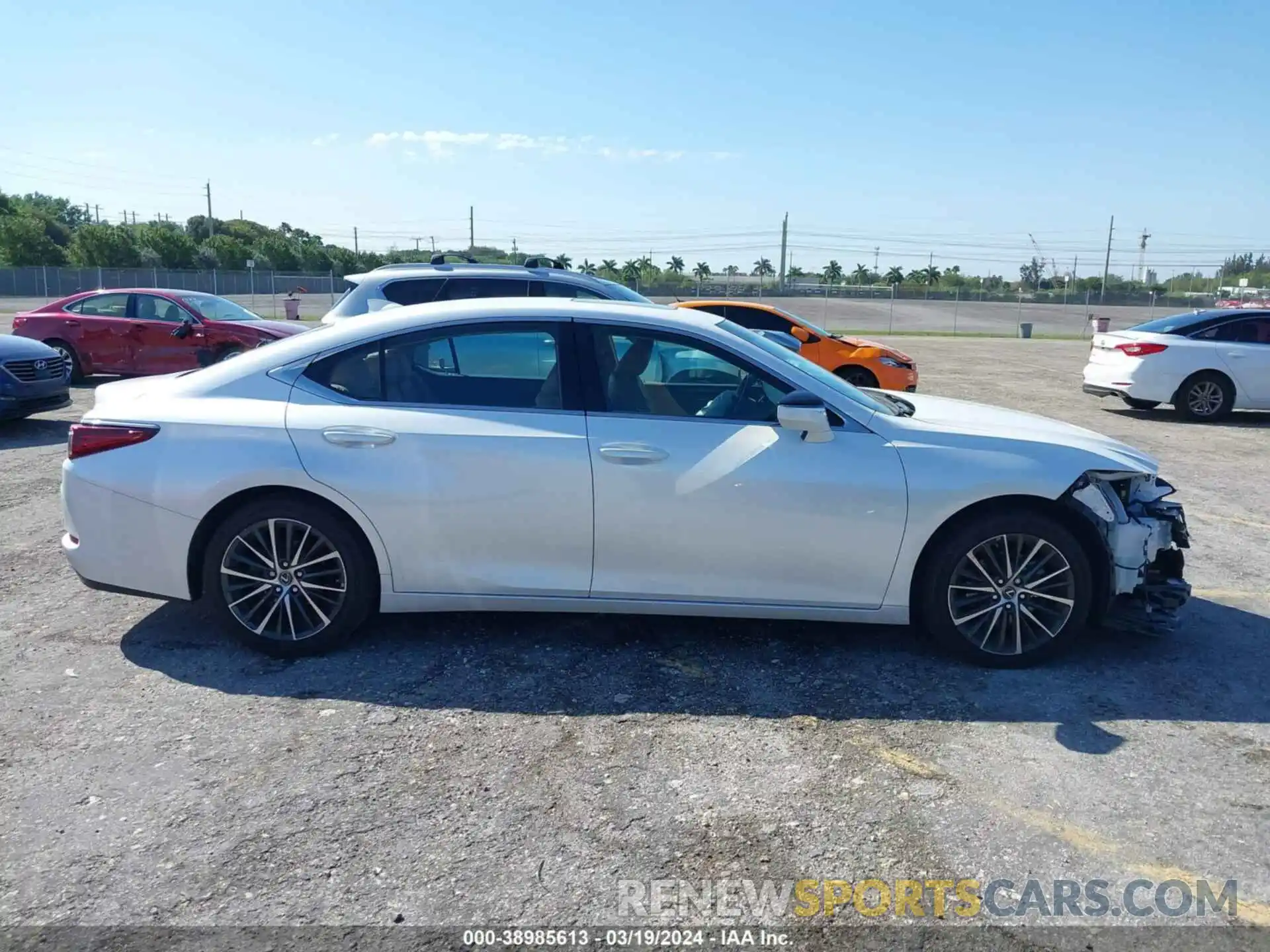 13 Photograph of a damaged car 58ADZ1B11NU134863 LEXUS ES 350 2022