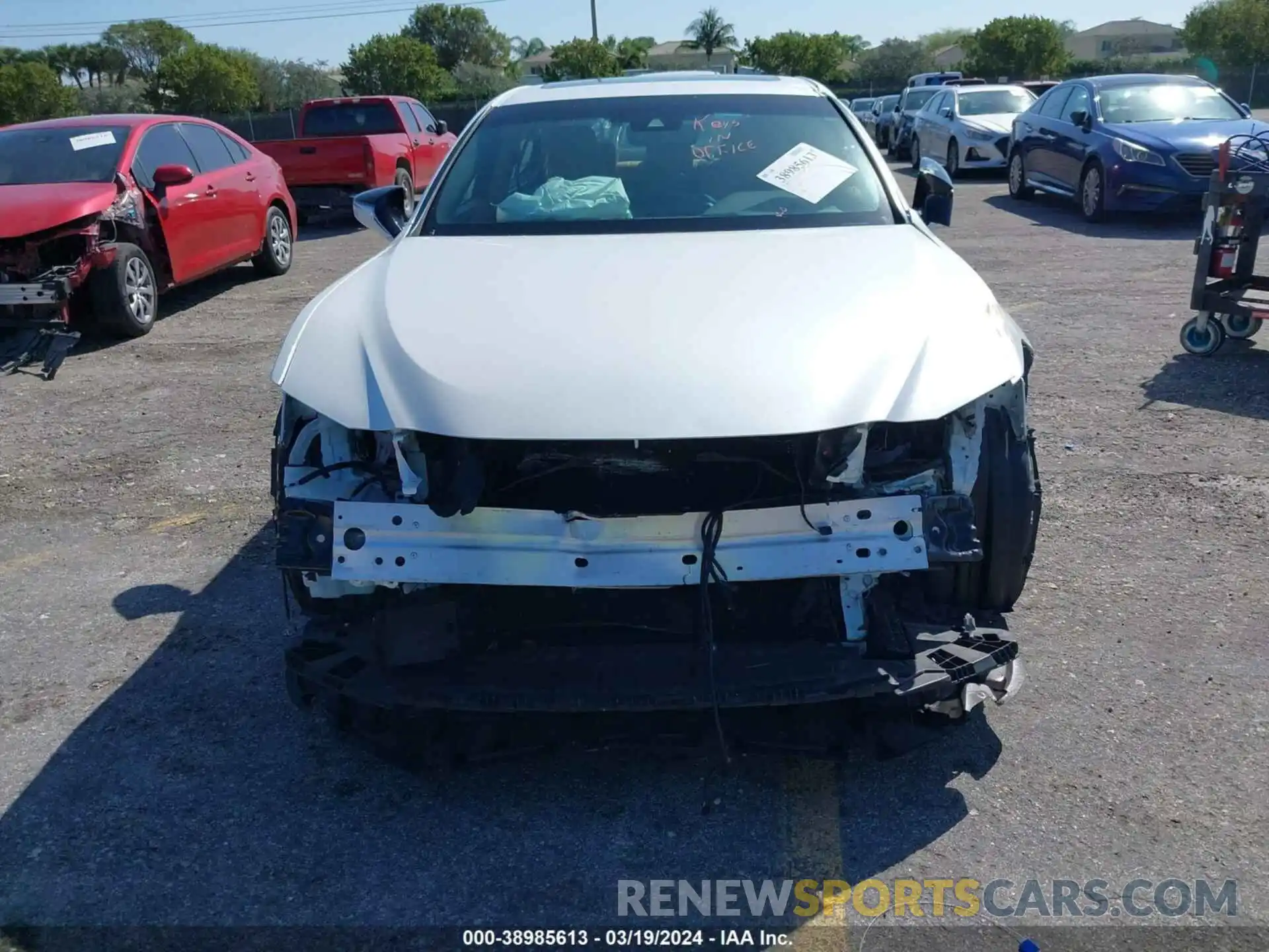 6 Photograph of a damaged car 58ADZ1B11NU134863 LEXUS ES 350 2022