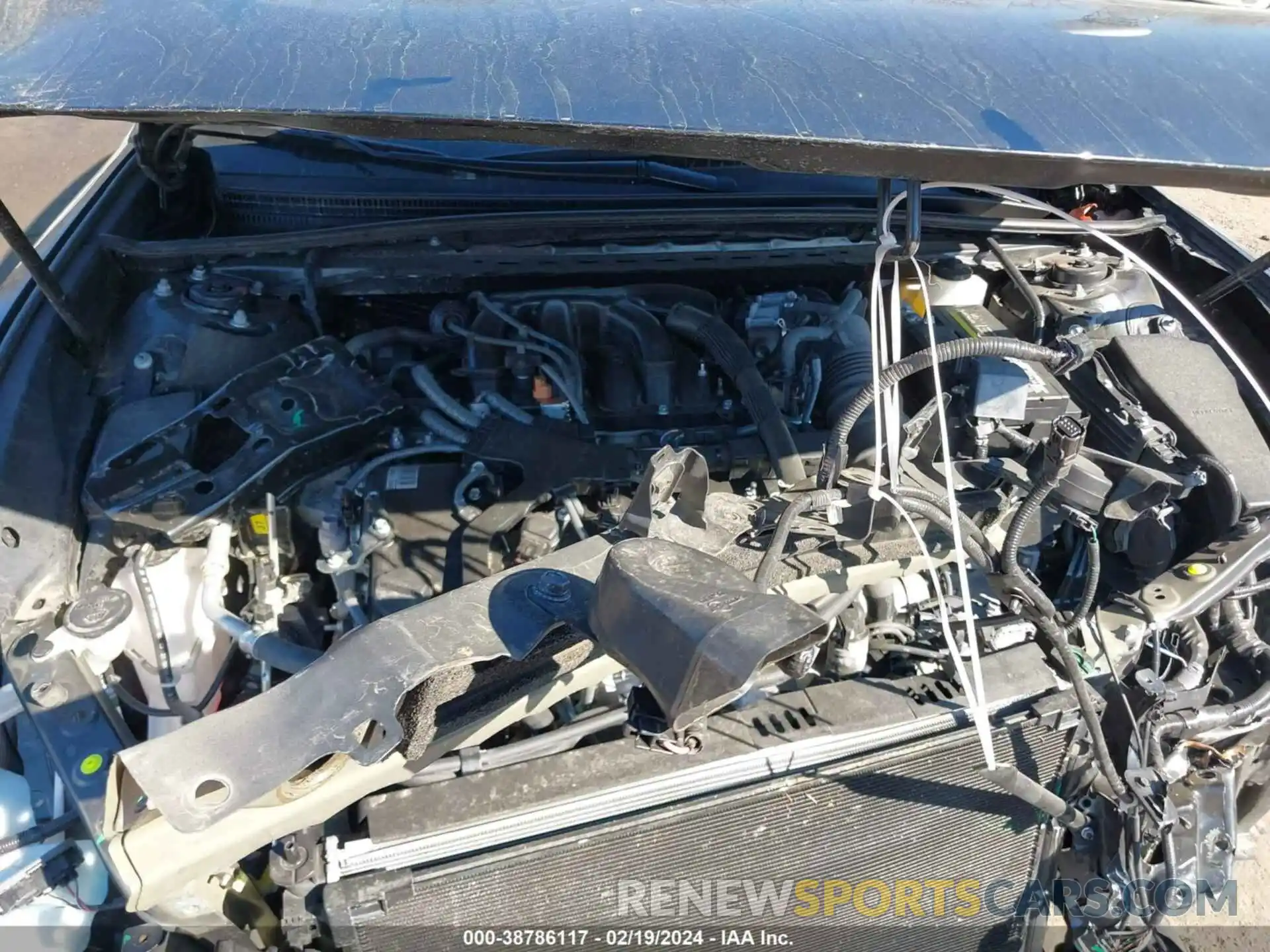 10 Photograph of a damaged car 58ADZ1B14NU114381 LEXUS ES 350 2022