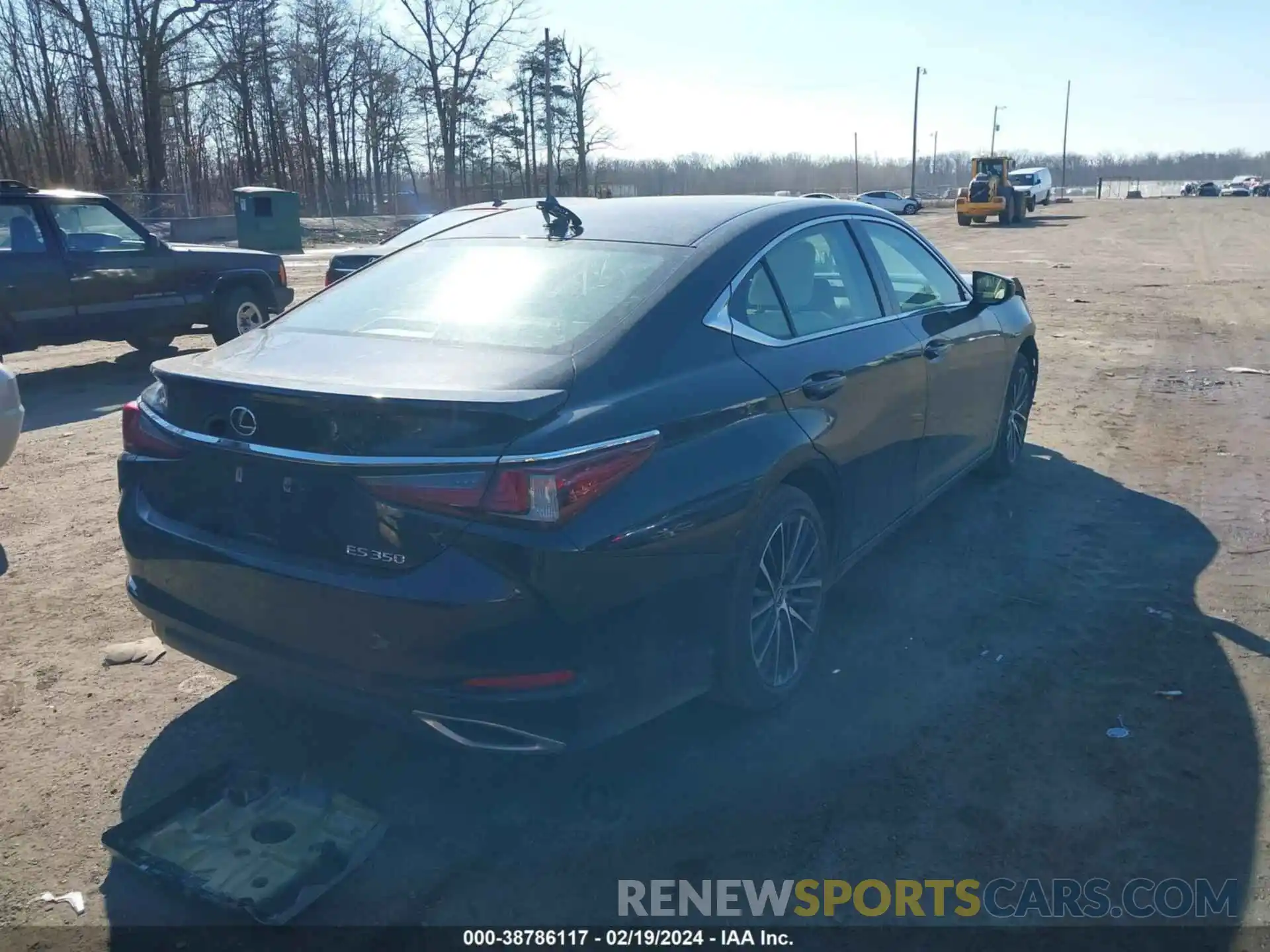 4 Photograph of a damaged car 58ADZ1B14NU114381 LEXUS ES 350 2022