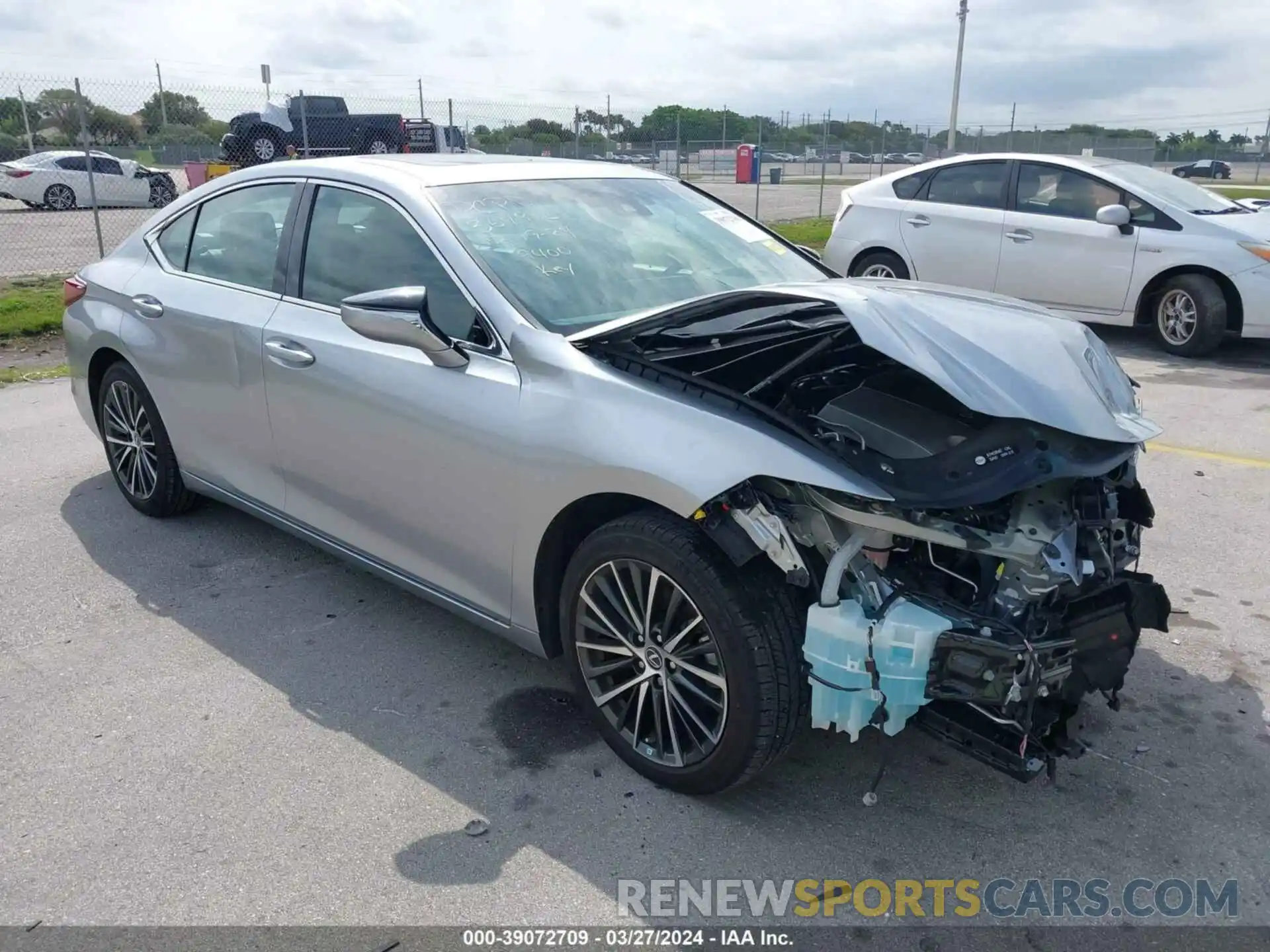 1 Photograph of a damaged car 58ADZ1B17NU119400 LEXUS ES 350 2022