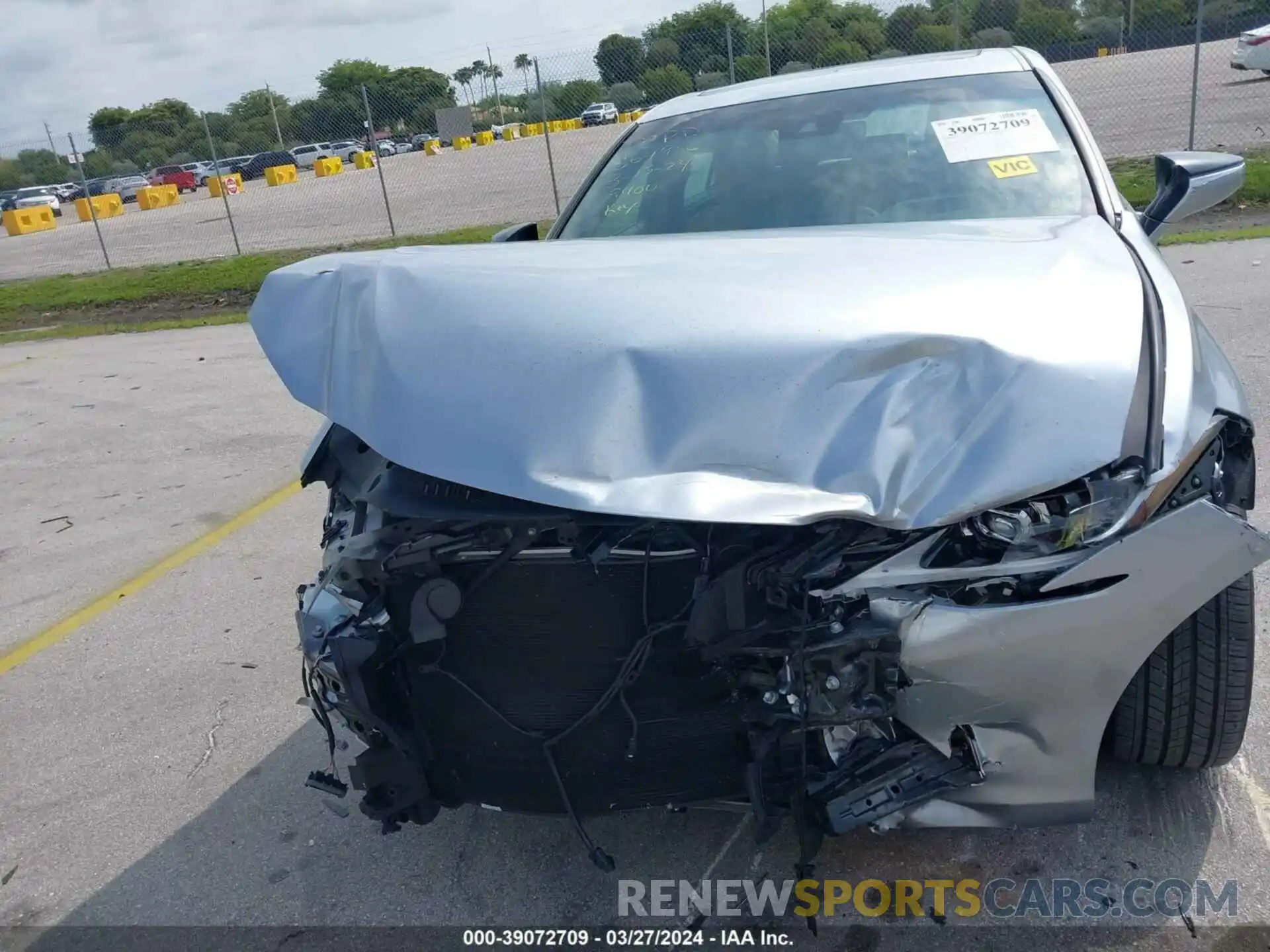 12 Photograph of a damaged car 58ADZ1B17NU119400 LEXUS ES 350 2022