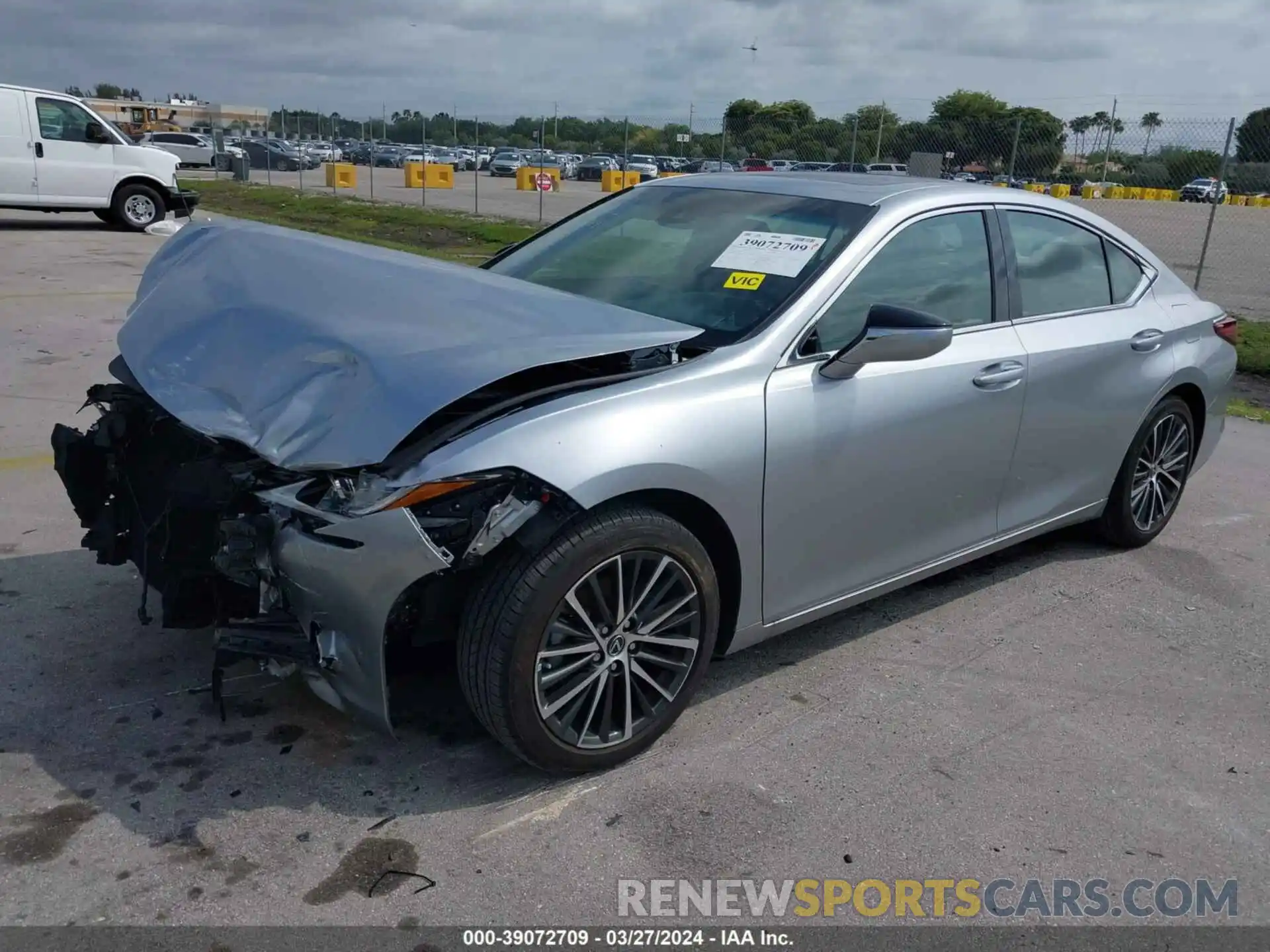 2 Photograph of a damaged car 58ADZ1B17NU119400 LEXUS ES 350 2022