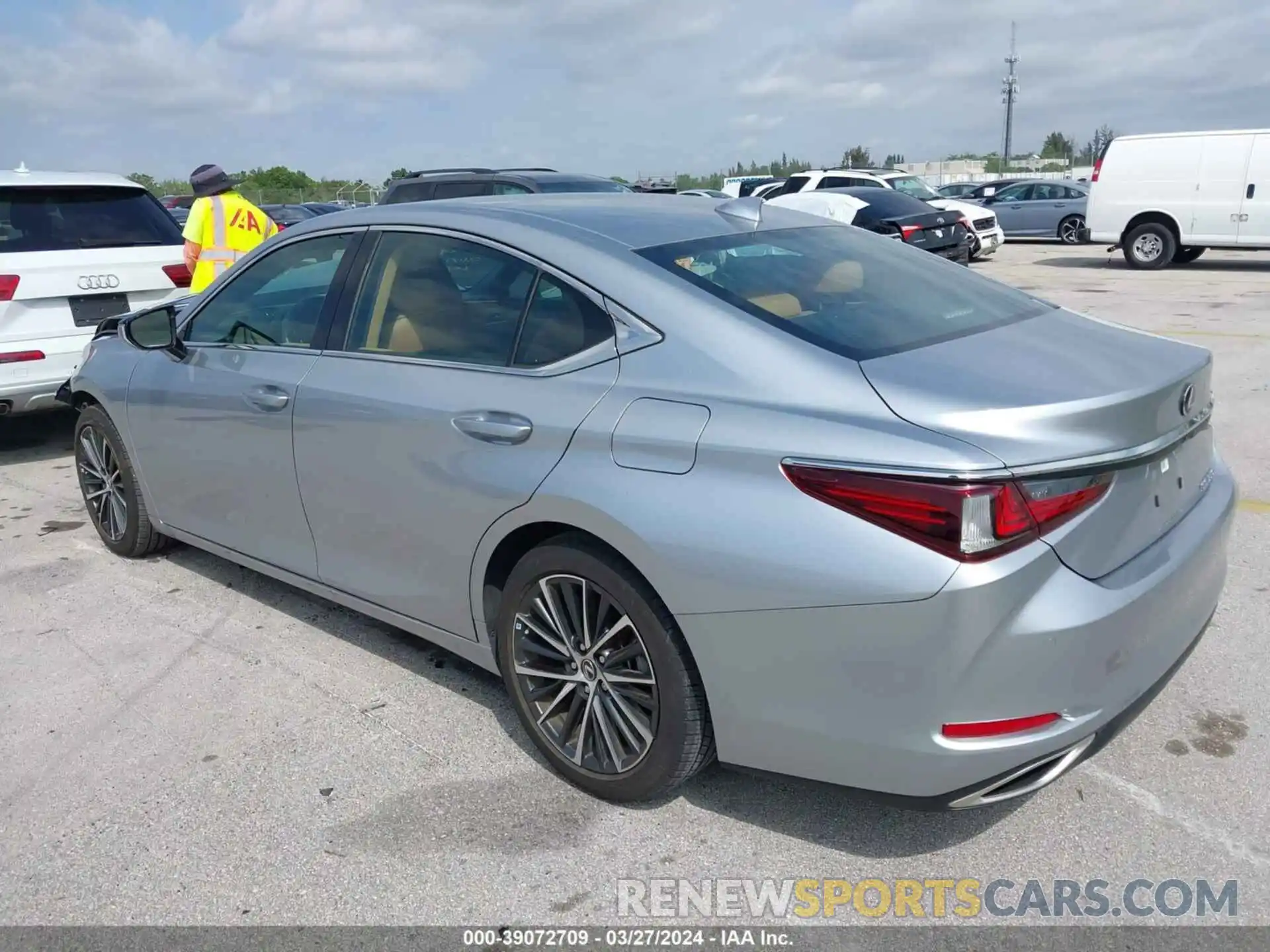 3 Photograph of a damaged car 58ADZ1B17NU119400 LEXUS ES 350 2022