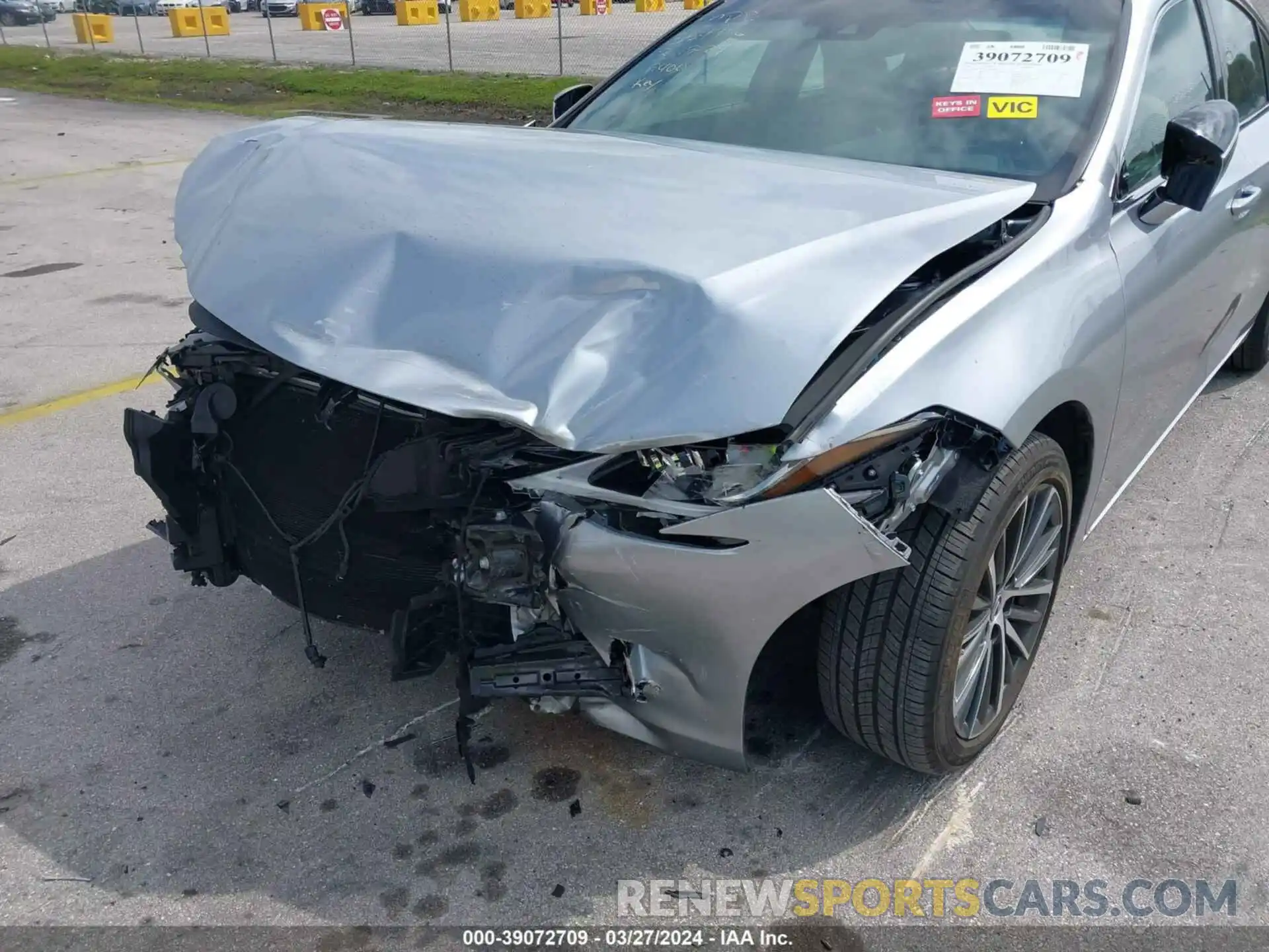 6 Photograph of a damaged car 58ADZ1B17NU119400 LEXUS ES 350 2022