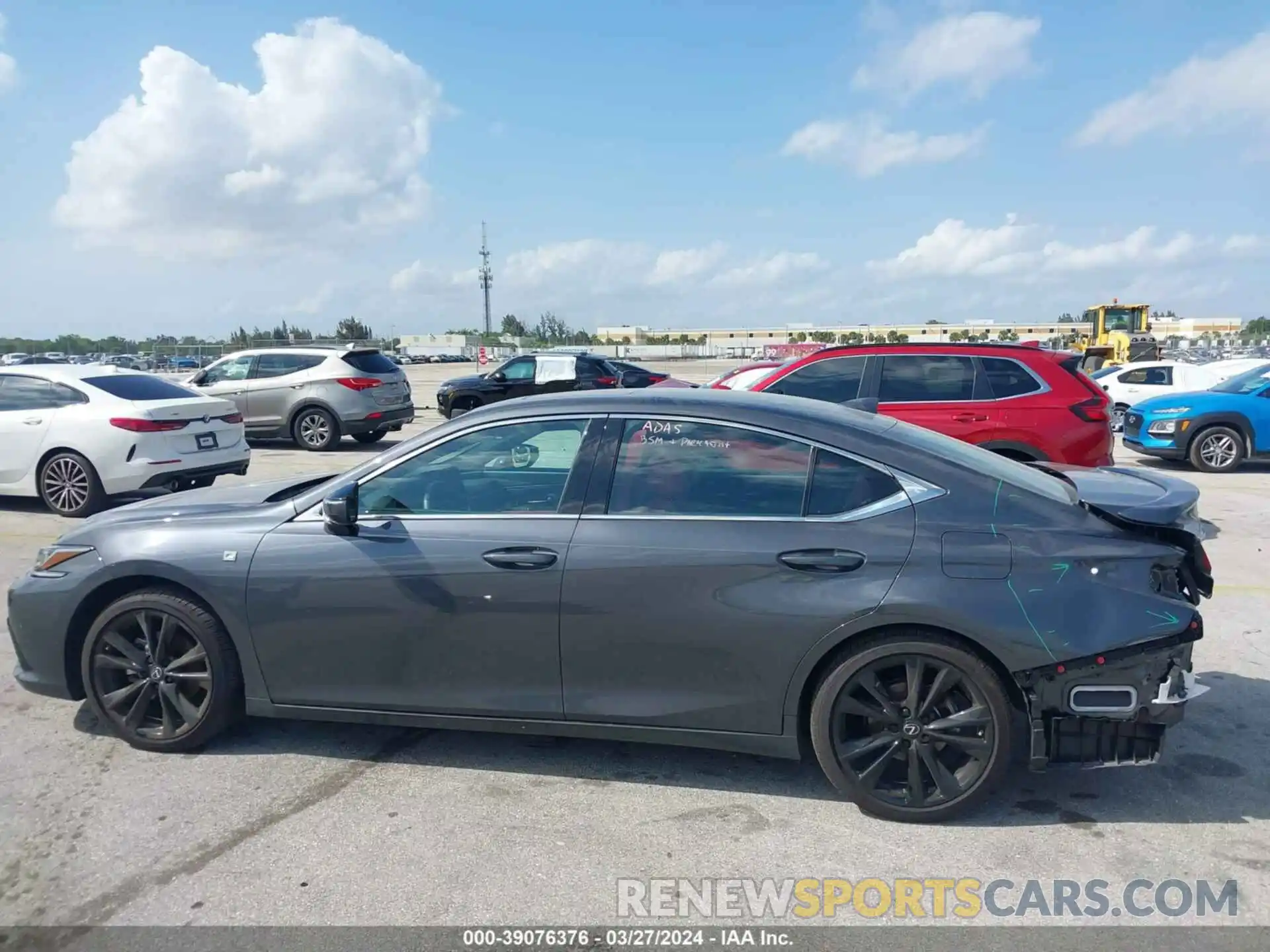 14 Photograph of a damaged car 58AJZ1B16PU157285 LEXUS ES 350 2023