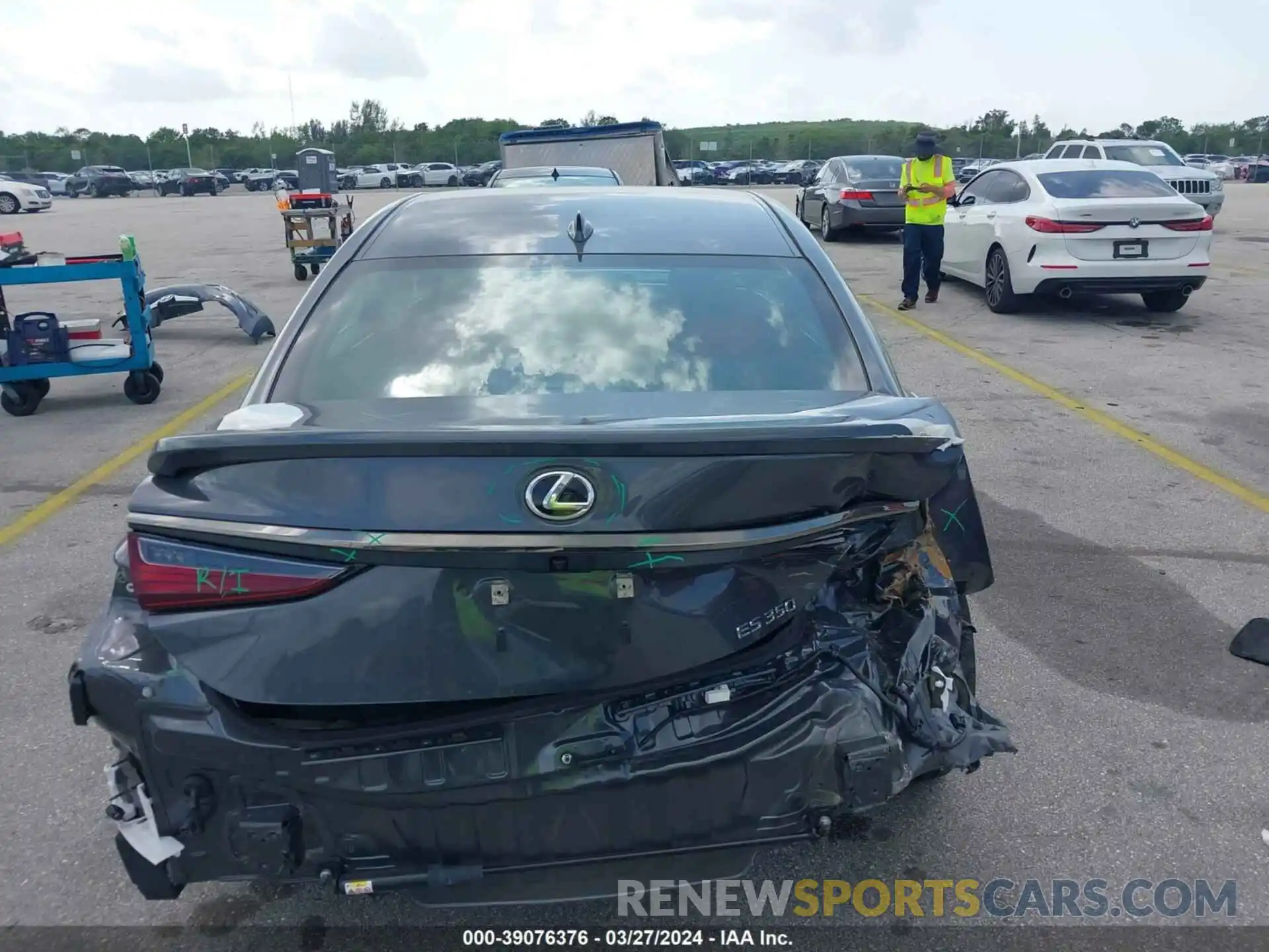 16 Photograph of a damaged car 58AJZ1B16PU157285 LEXUS ES 350 2023