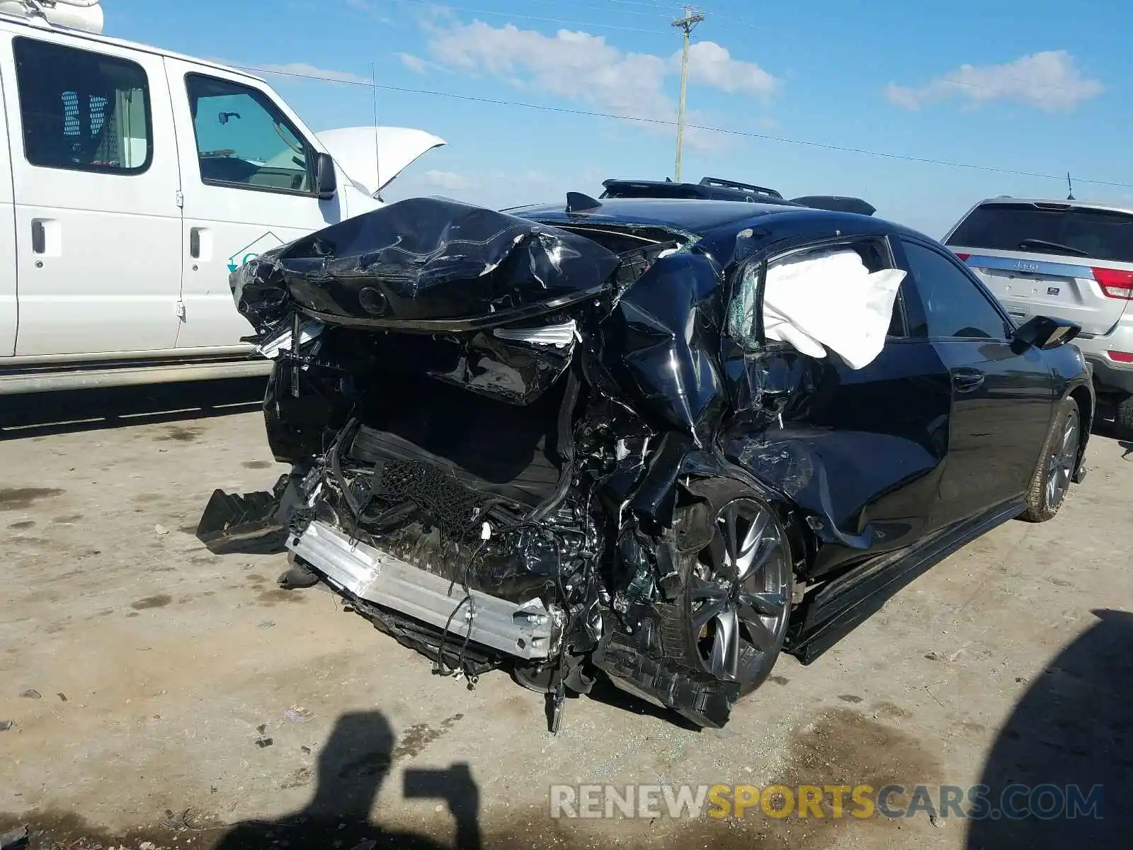 4 Photograph of a damaged car 58AGZ1B10LU060183 LEXUS ES 350 F-S 2020