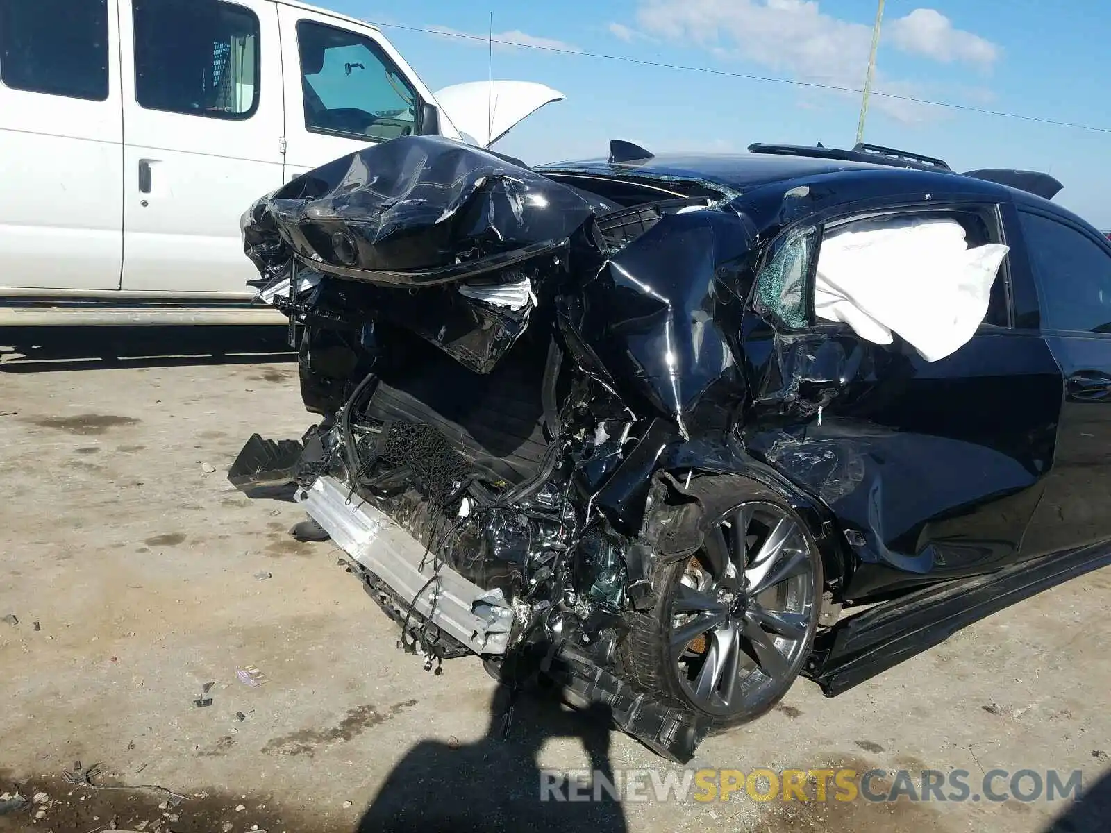 9 Photograph of a damaged car 58AGZ1B10LU060183 LEXUS ES 350 F-S 2020
