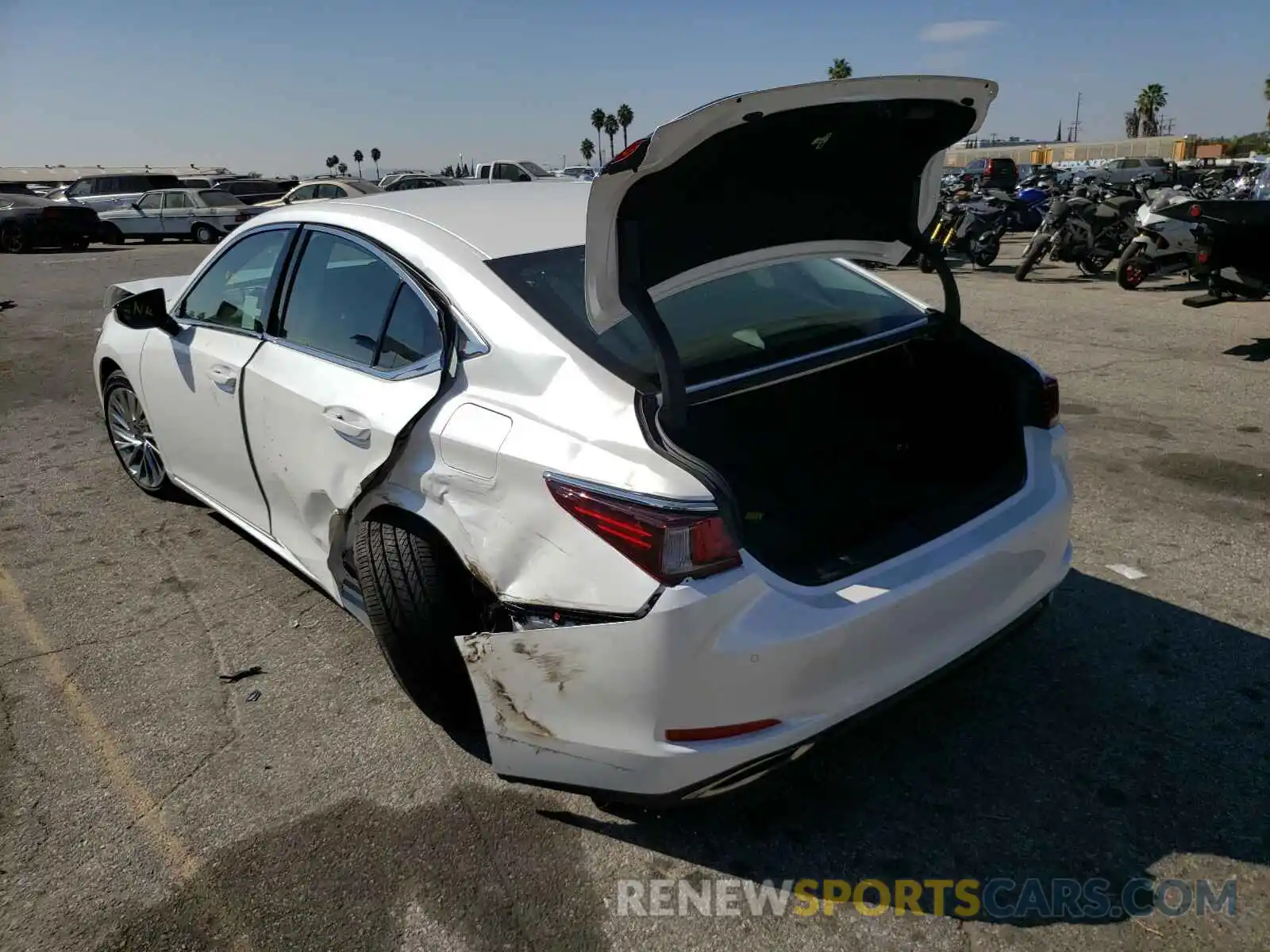 3 Photograph of a damaged car 58AEZ1B16LU055562 LEXUS ES 350 LUX 2020