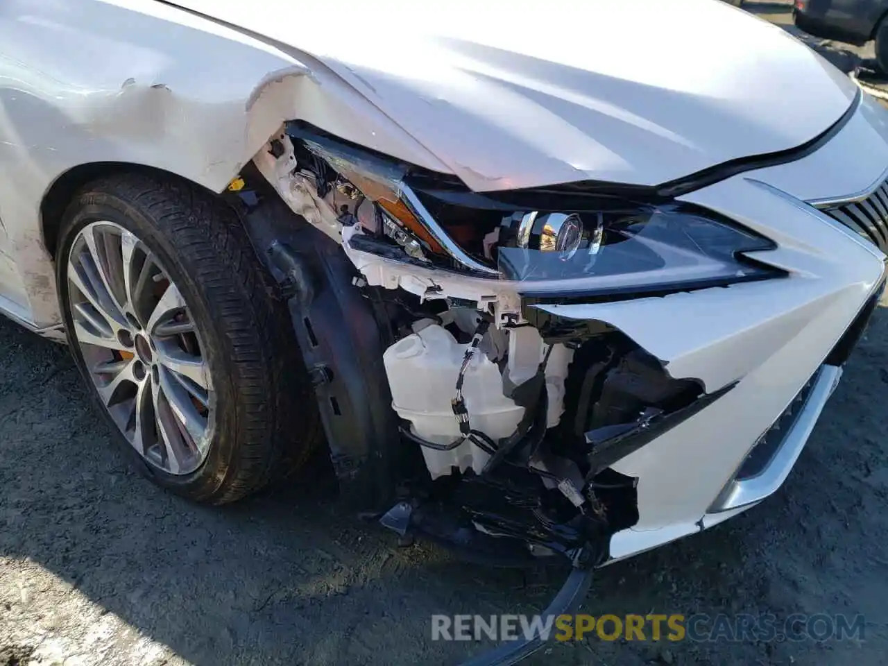 9 Photograph of a damaged car 58AD11D17MU005352 LEXUS ES250 2021