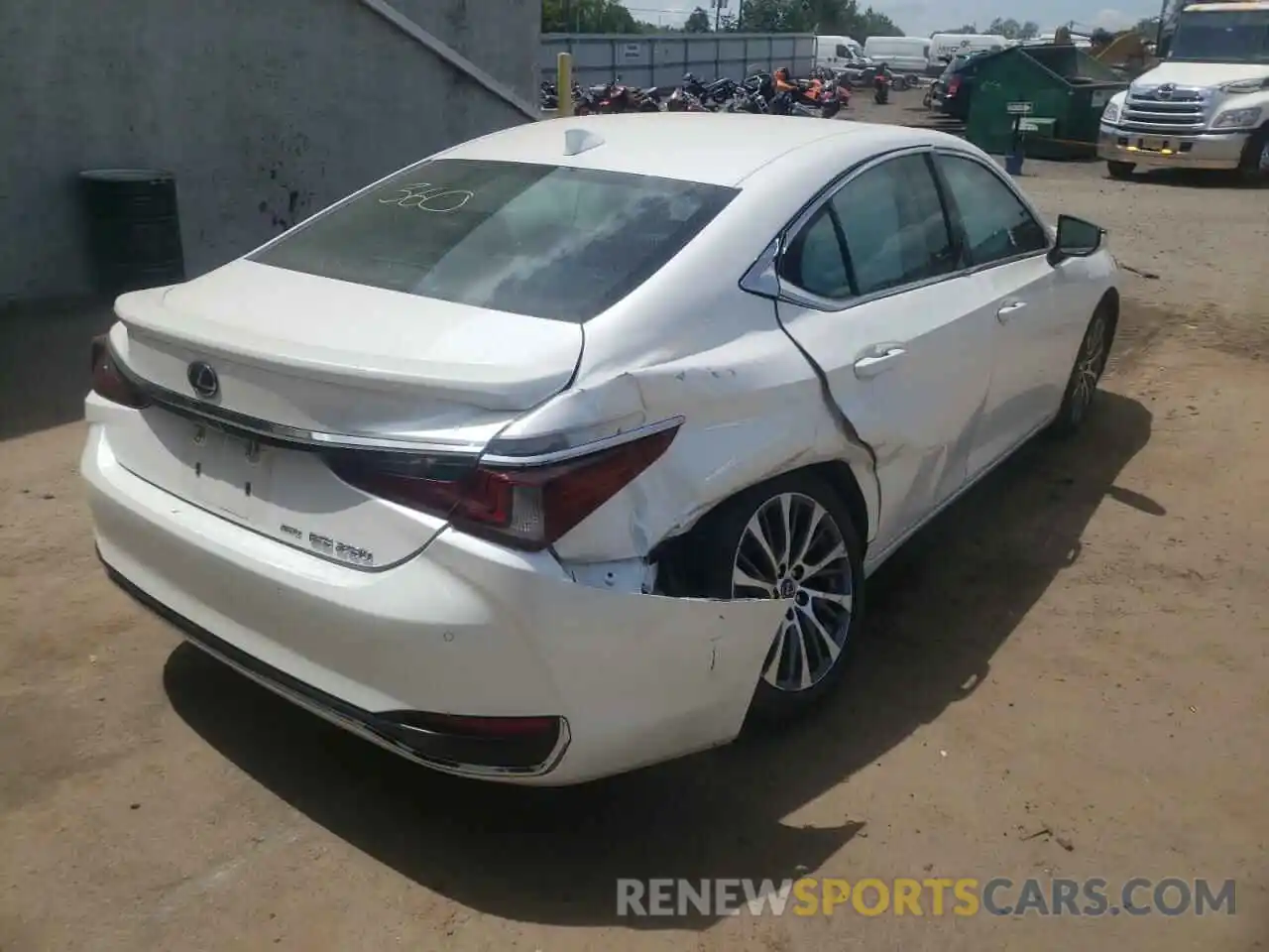 4 Photograph of a damaged car 58AD11D1XMU005605 LEXUS ES250 2021