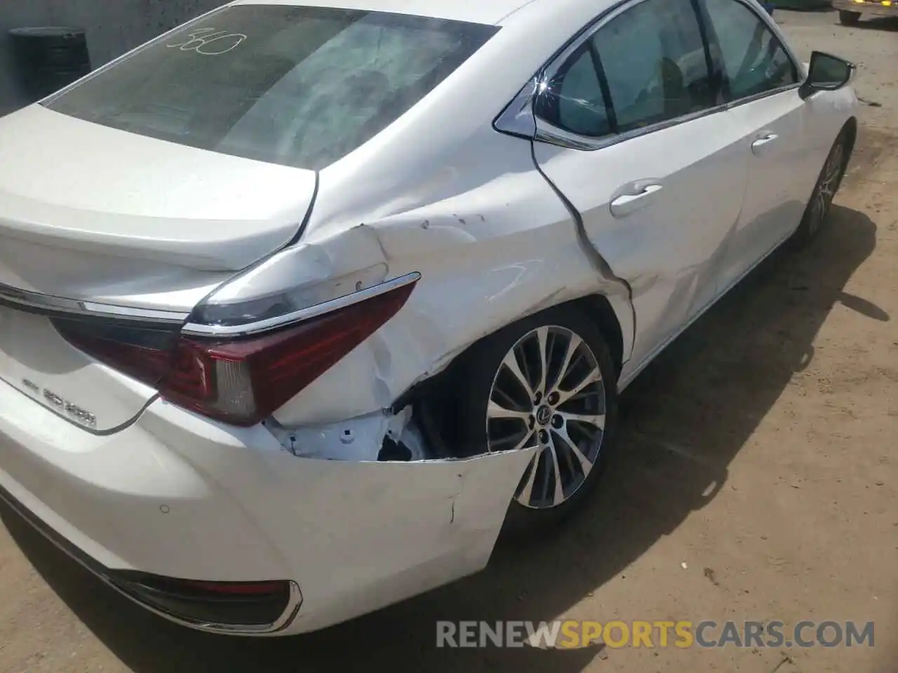 9 Photograph of a damaged car 58AD11D1XMU005605 LEXUS ES250 2021