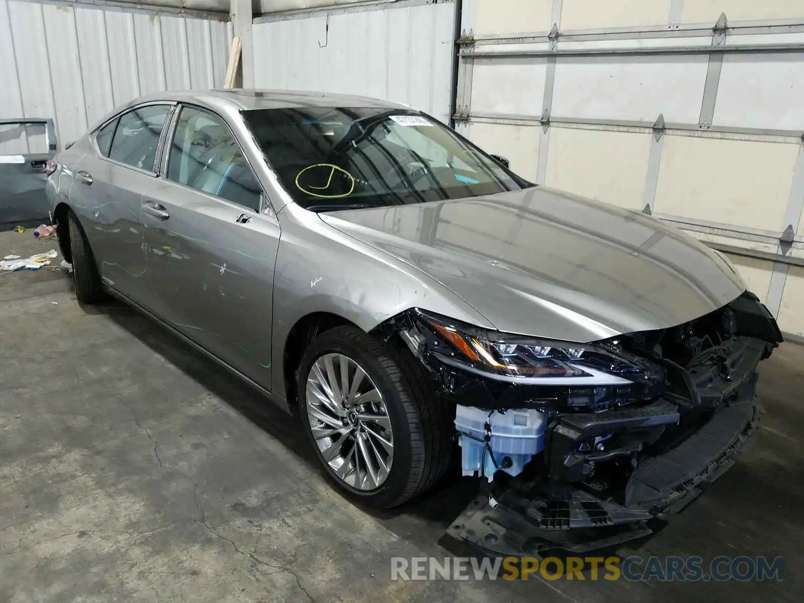 1 Photograph of a damaged car 58AB21B11KU001253 LEXUS ES300 2019