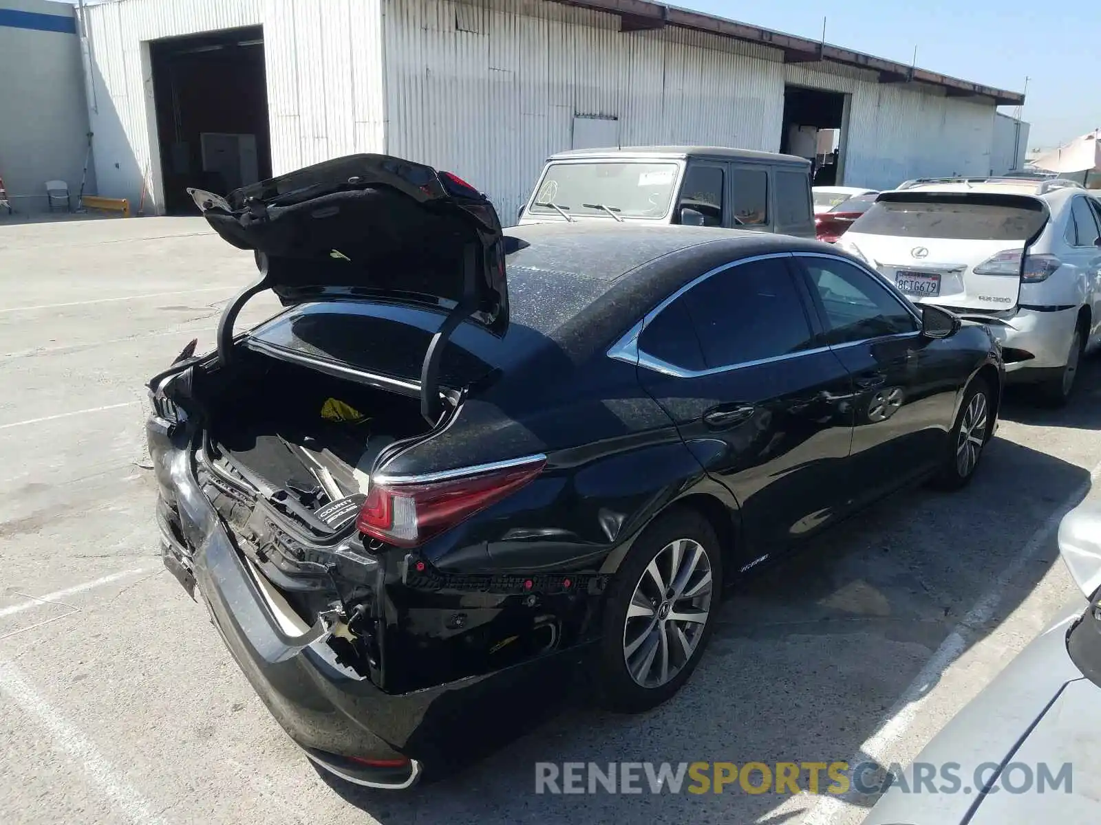 4 Photograph of a damaged car 58AB21B11KU001320 LEXUS ES300 2019