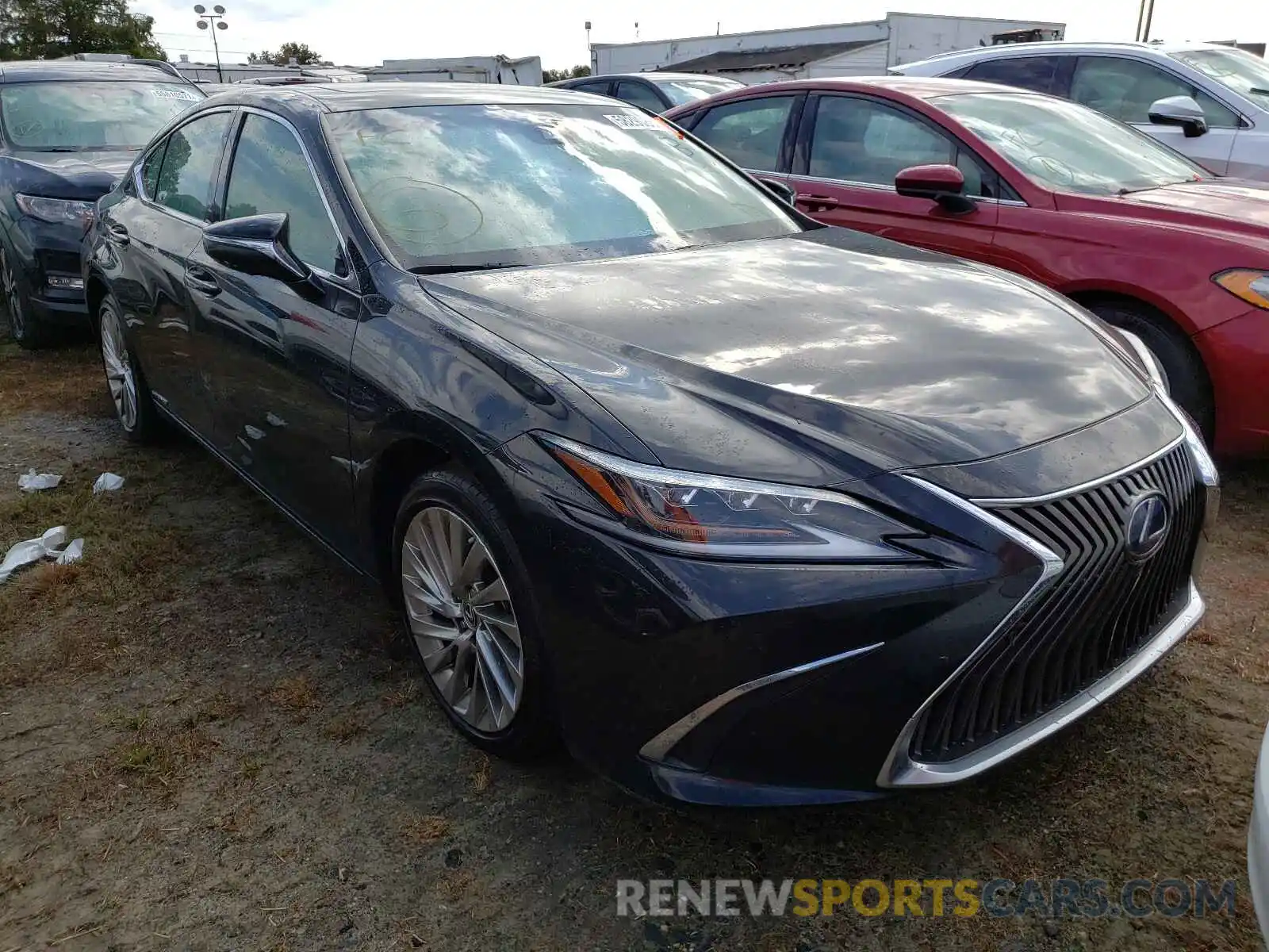 1 Photograph of a damaged car 58AB21B11KU002662 LEXUS ES300 2019