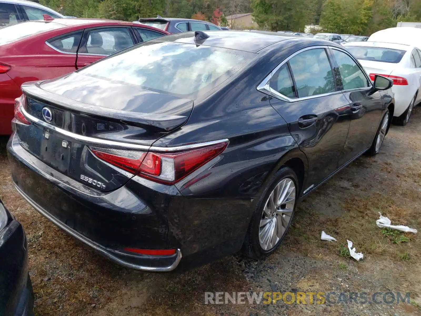 4 Photograph of a damaged car 58AB21B11KU002662 LEXUS ES300 2019