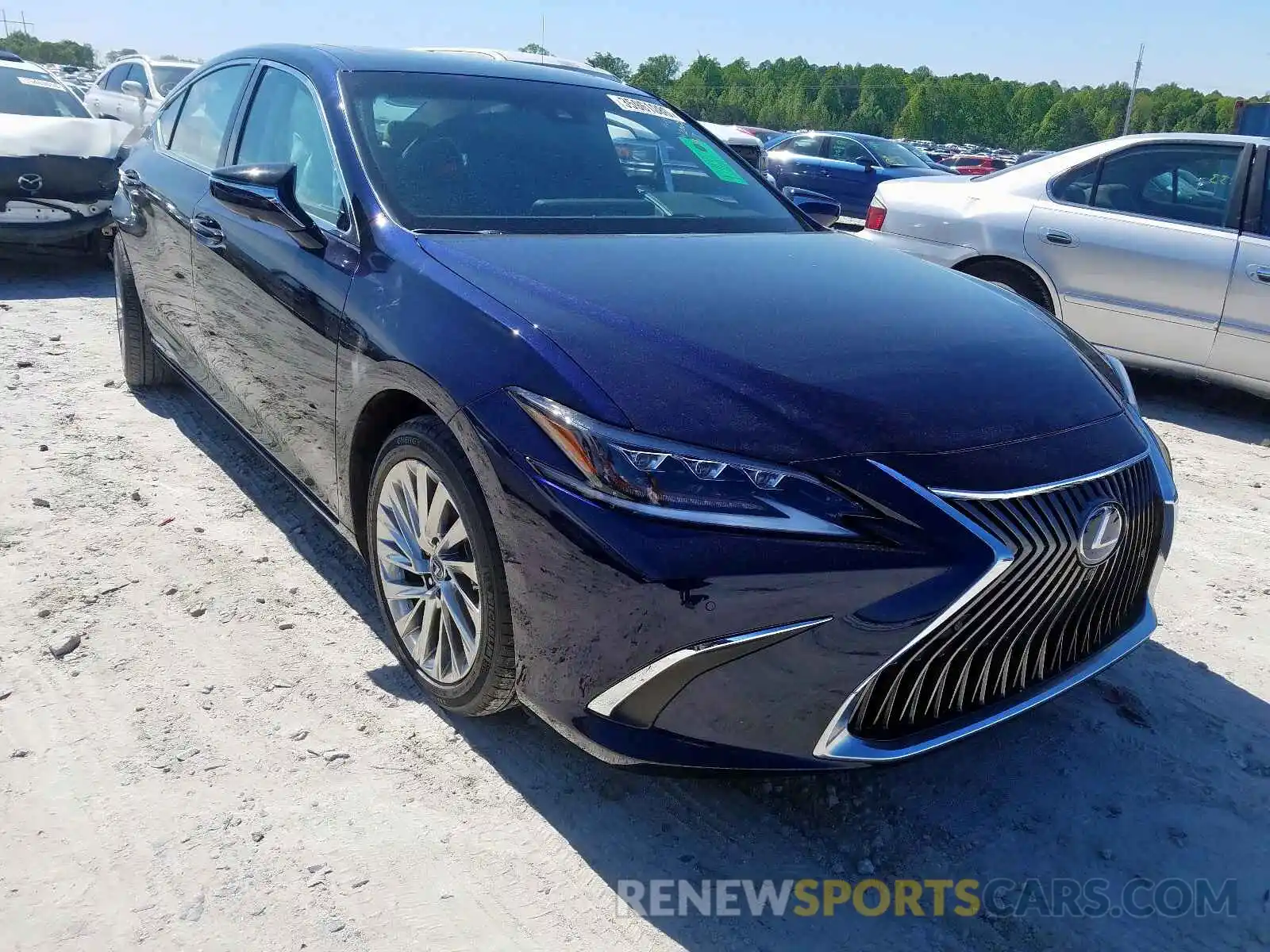 1 Photograph of a damaged car 58AB21B12KU002007 LEXUS ES300 2019