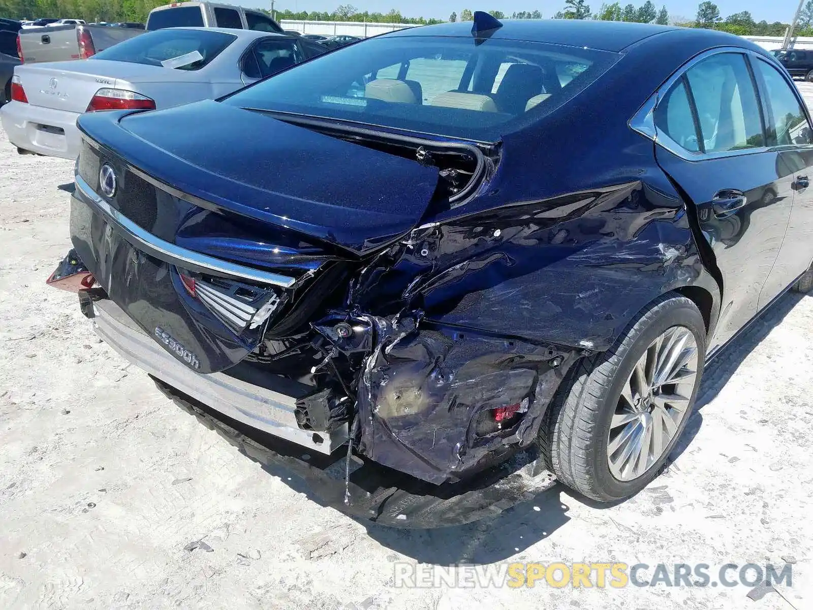 9 Photograph of a damaged car 58AB21B12KU002007 LEXUS ES300 2019