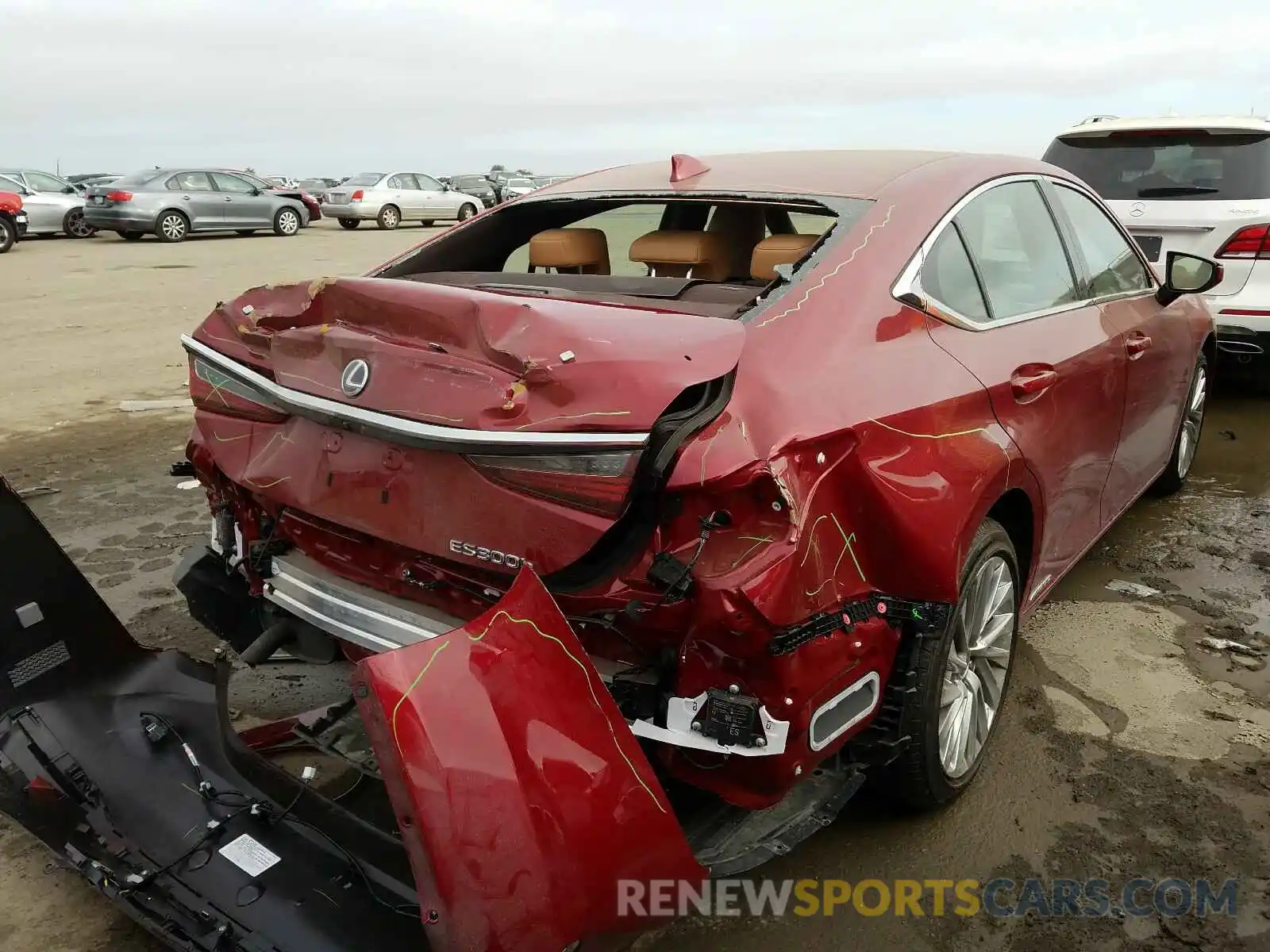 4 Photograph of a damaged car 58AB21B12KU002654 LEXUS ES300 2019